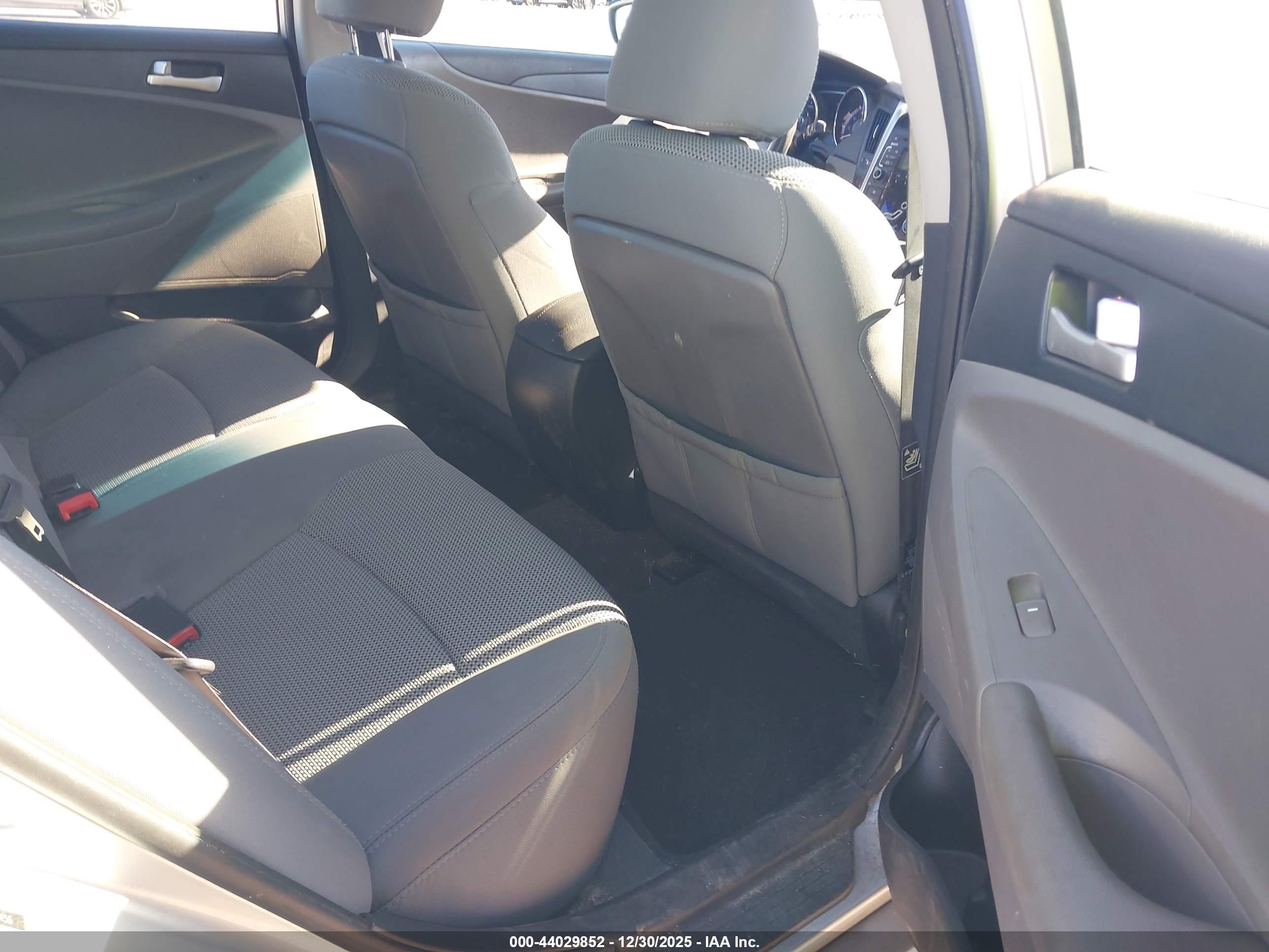 HYUNDAI SONATA image 8