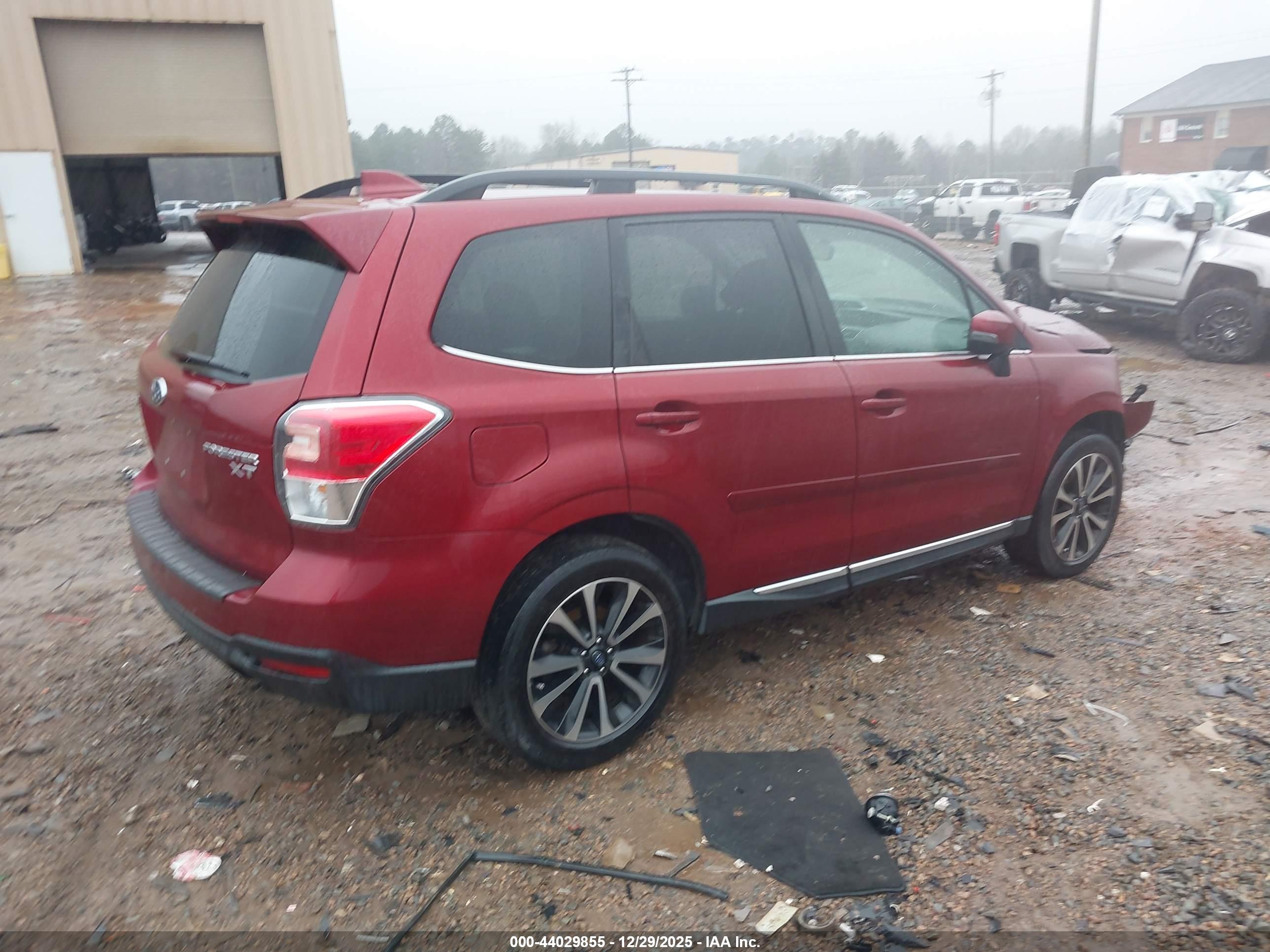 SUBARU FORESTER image 4