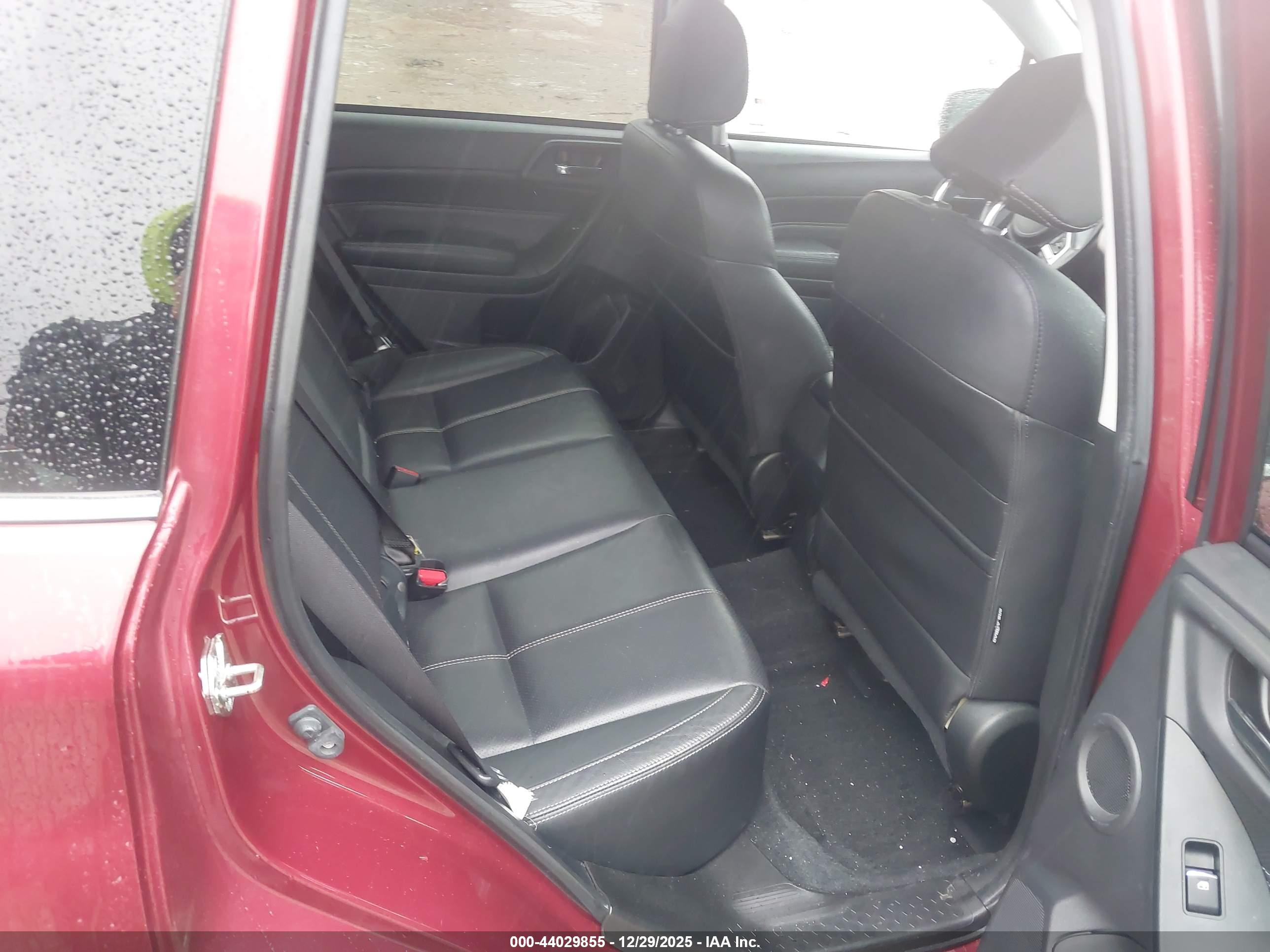 SUBARU FORESTER image 8