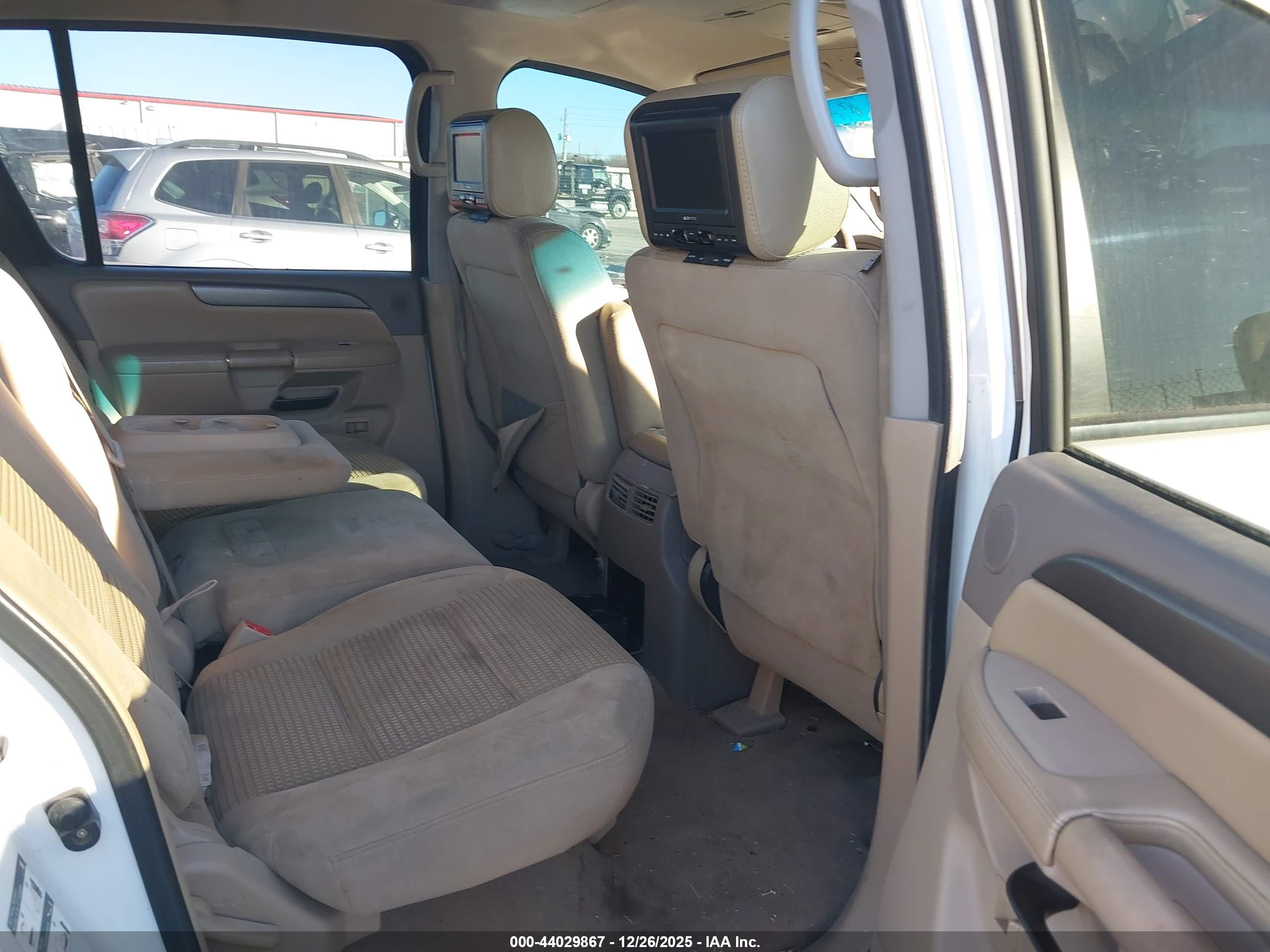 NISSAN ARMADA image 8