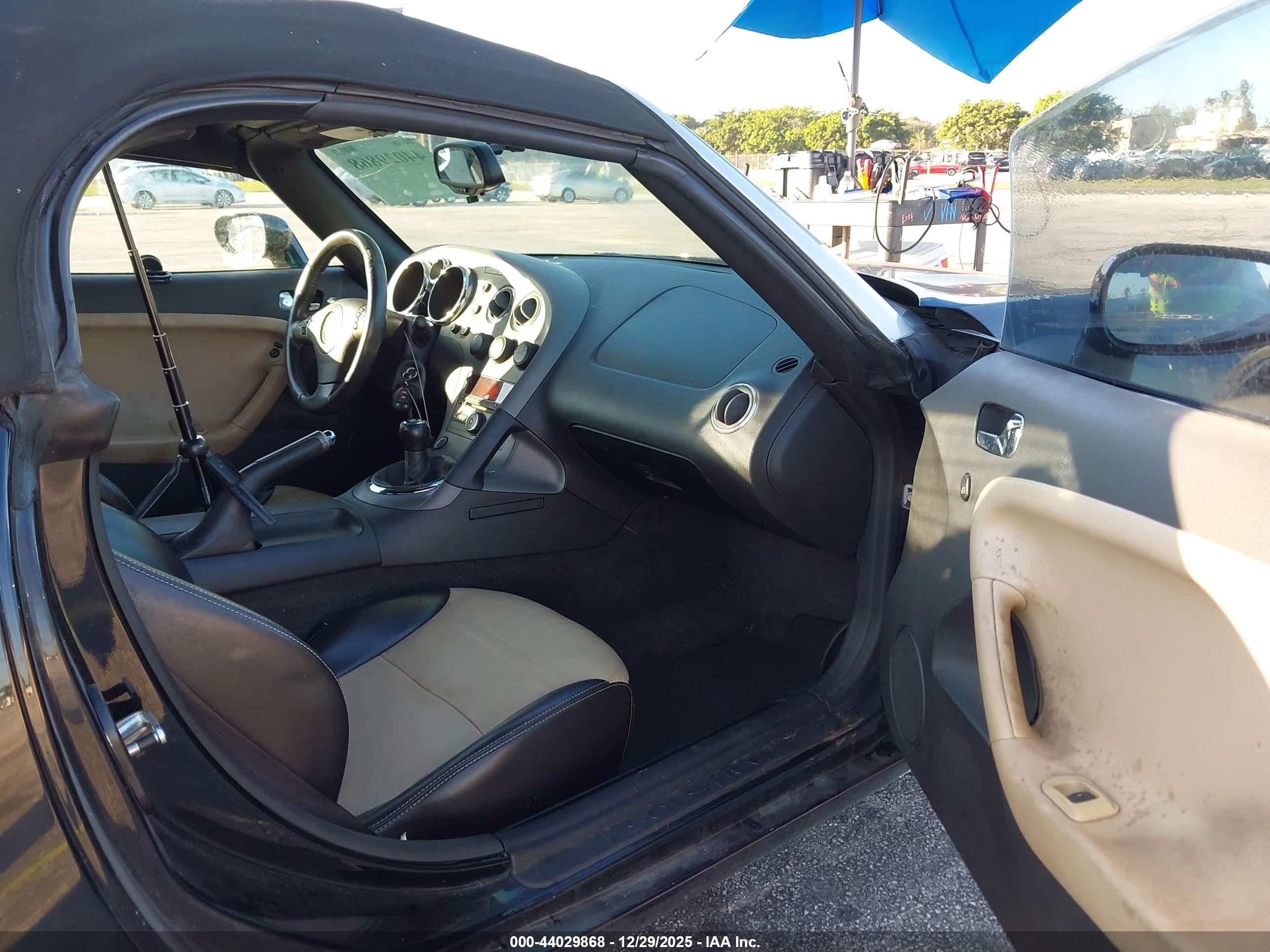 PONTIAC SOLSTICE image 5