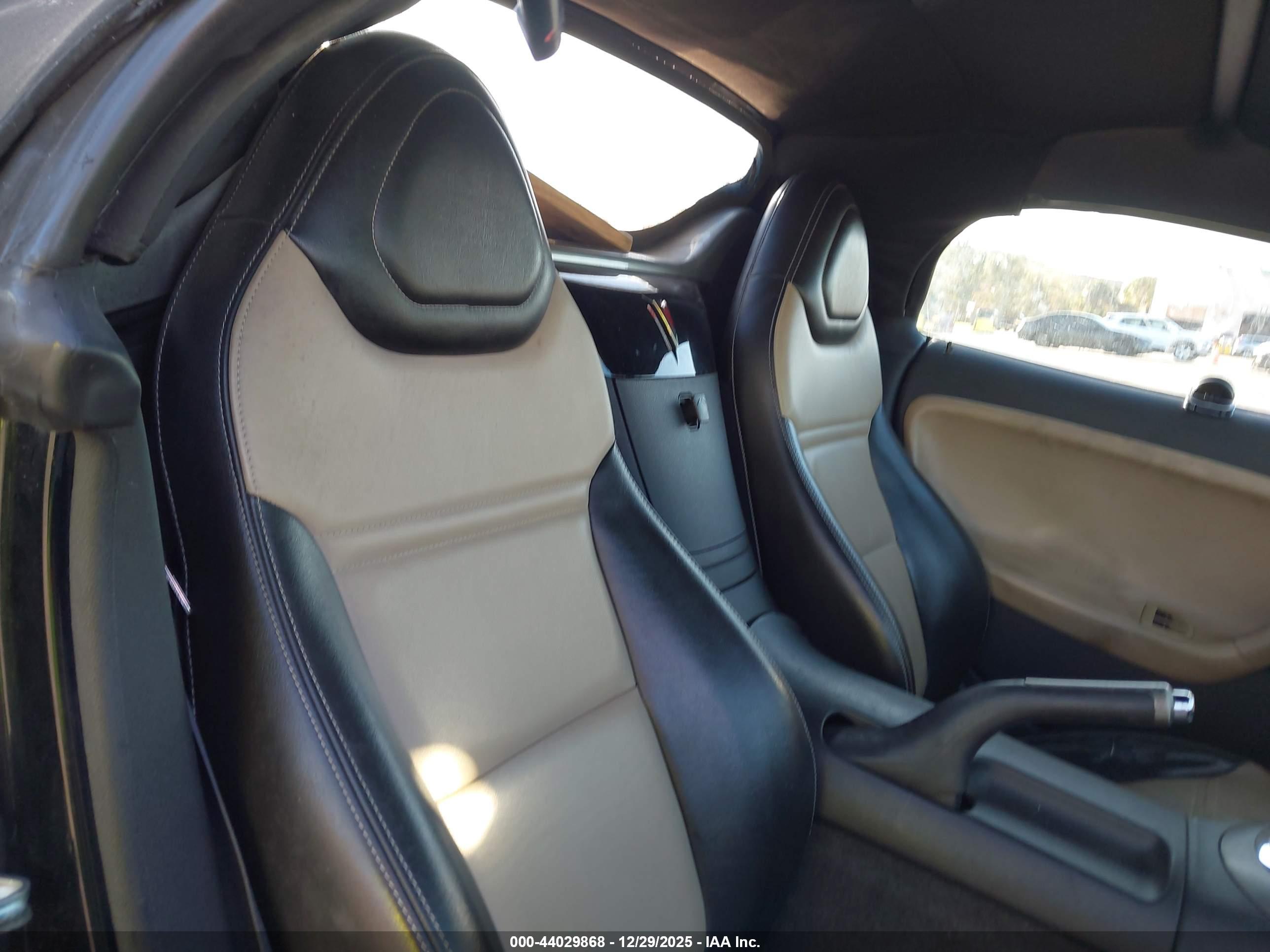 PONTIAC SOLSTICE image 8