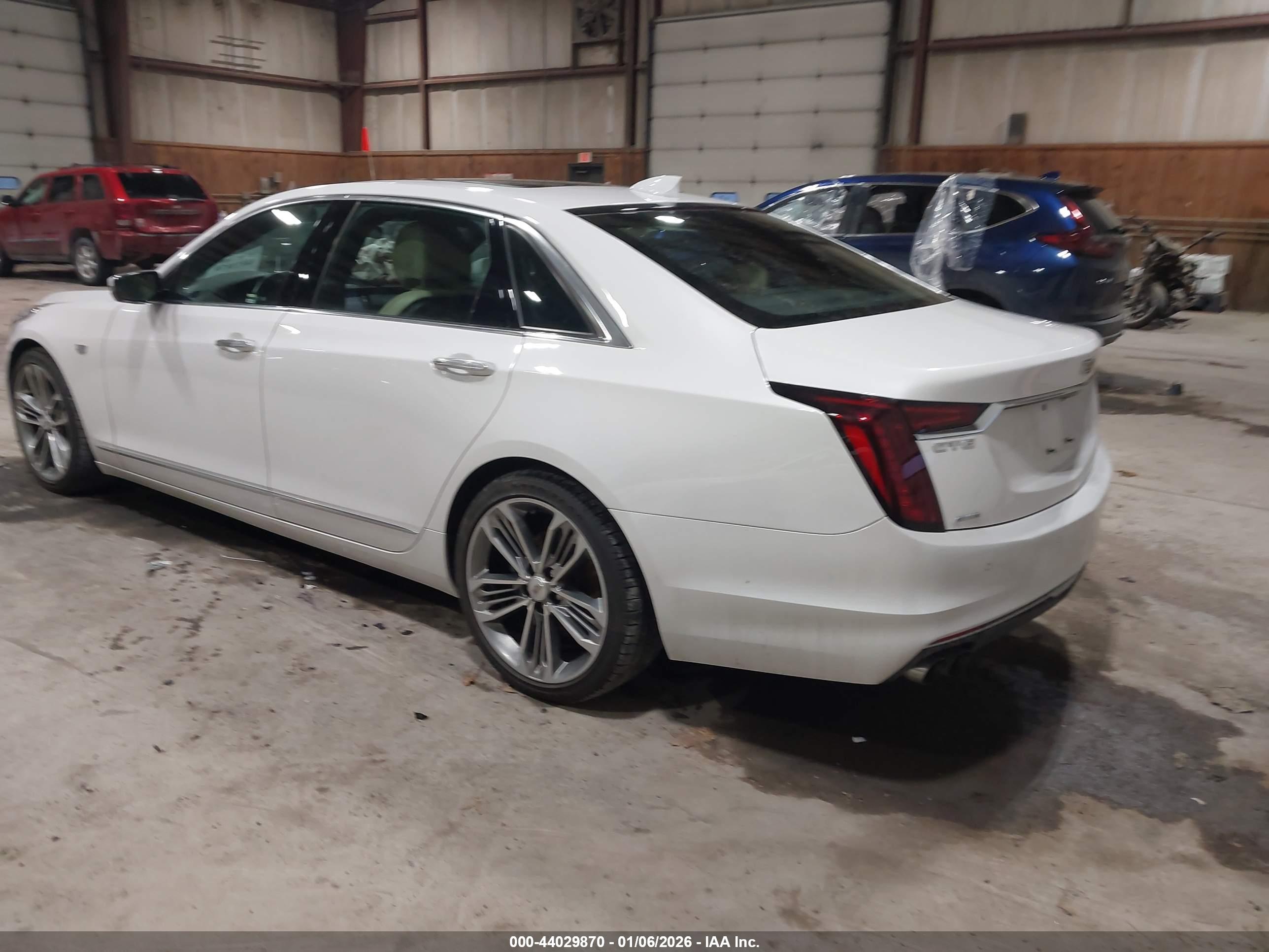 CADILLAC CT6 image 3