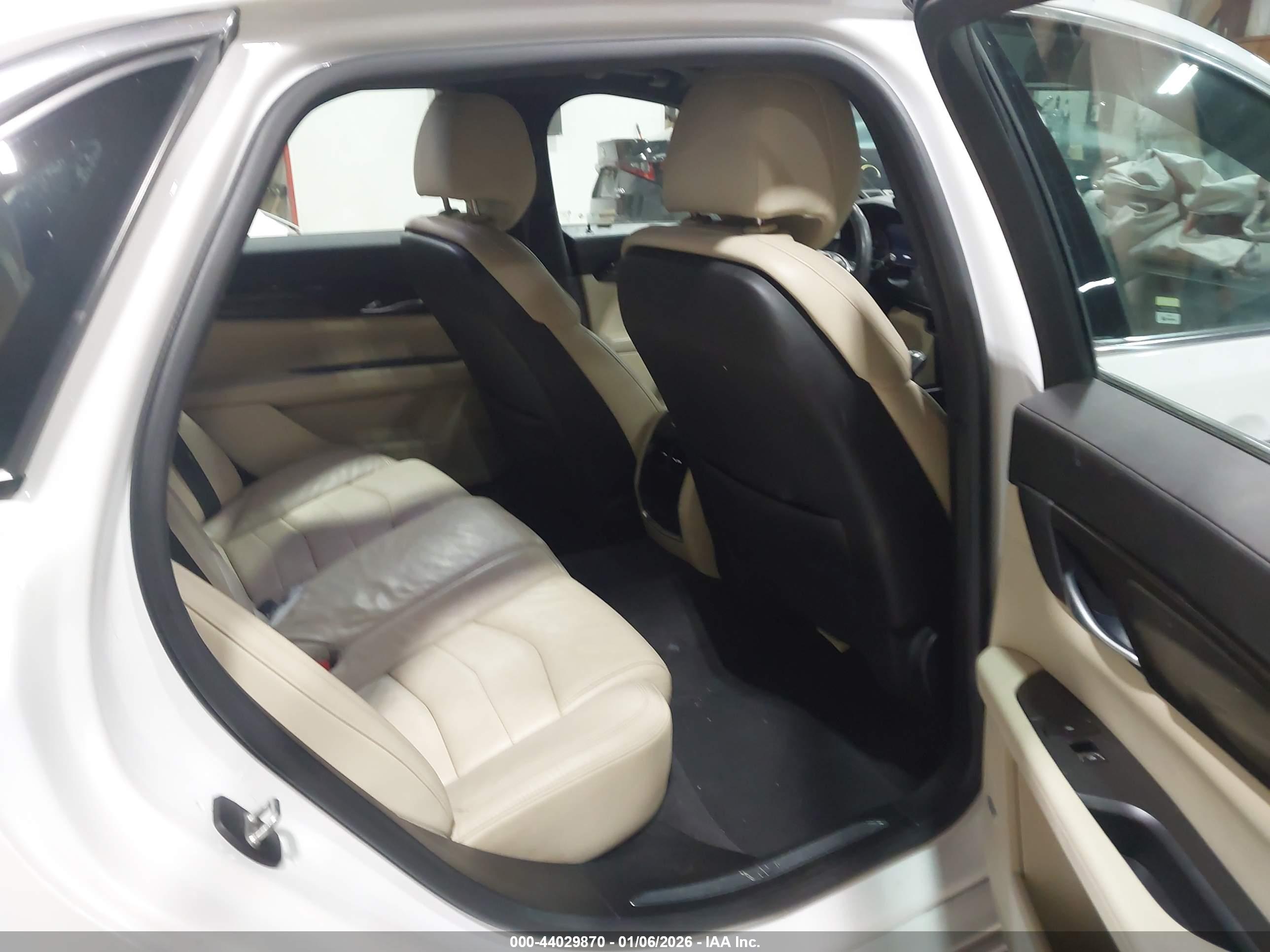 CADILLAC CT6 image 8