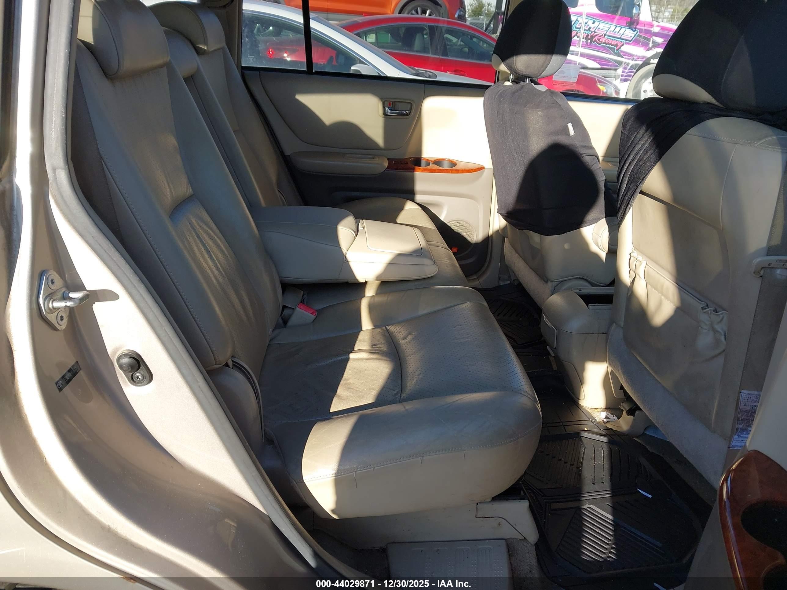 TOYOTA HIGHLANDER image 8