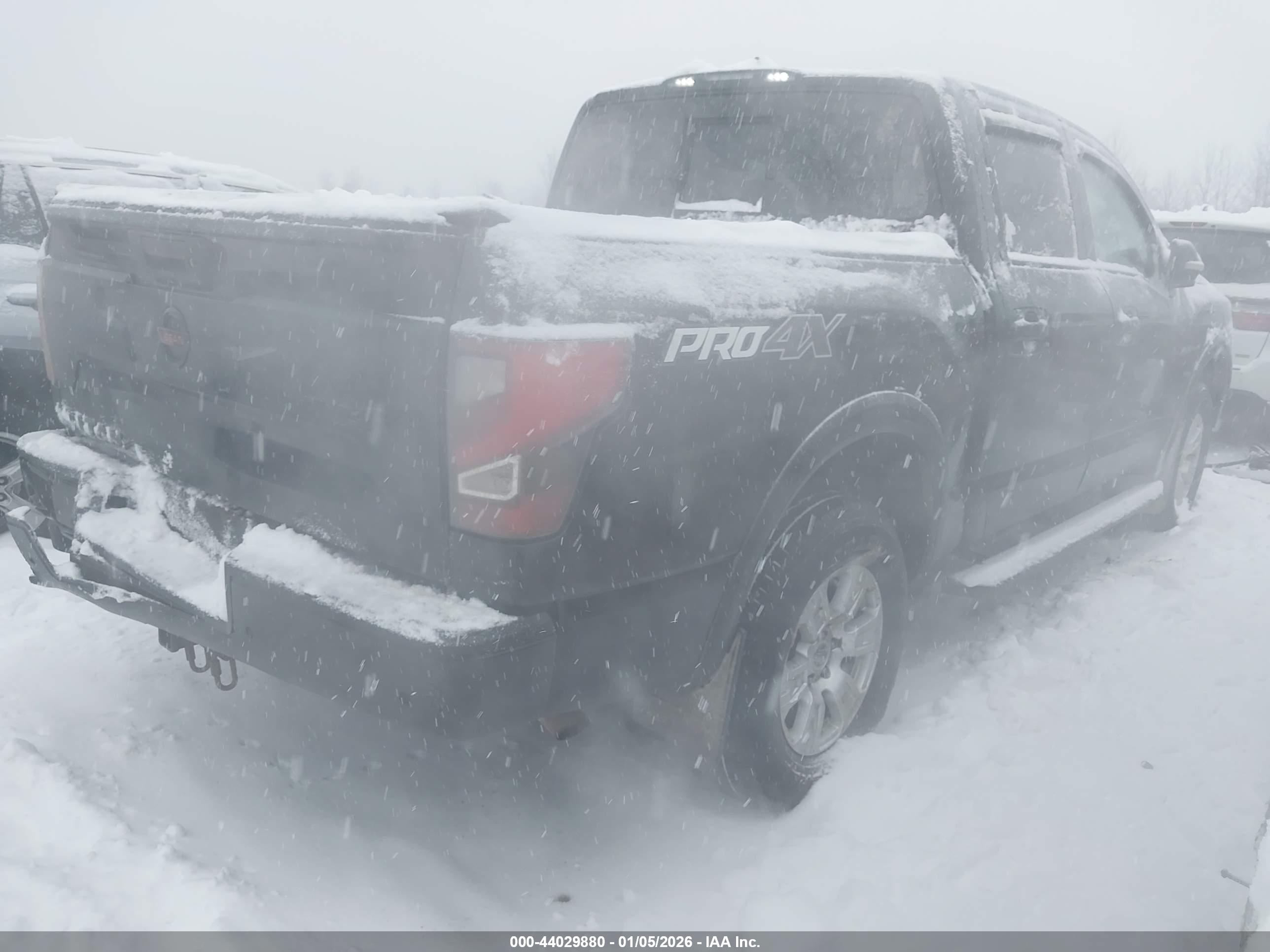 NISSAN TITAN image 4