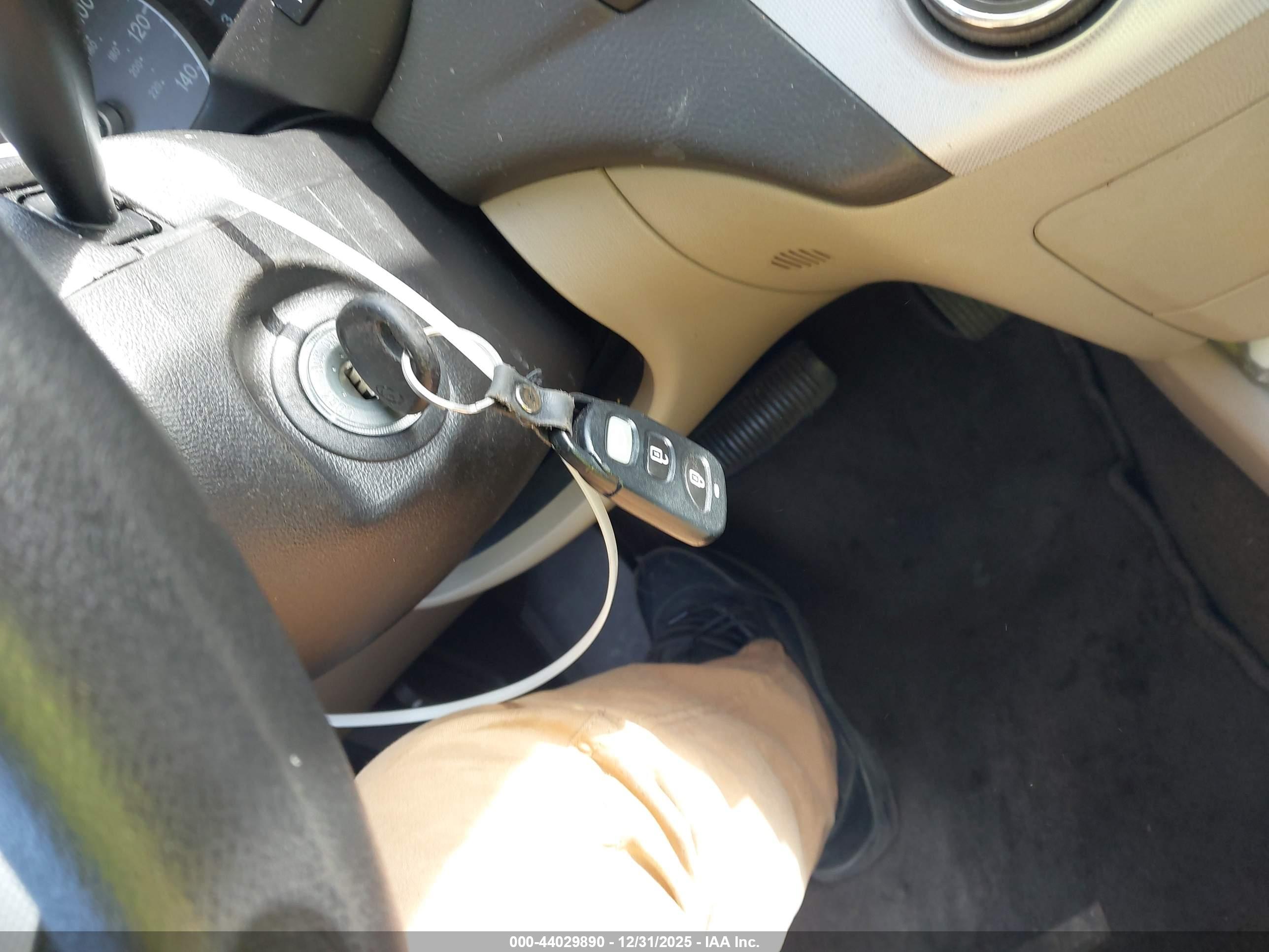 HYUNDAI ELANTRA image 11