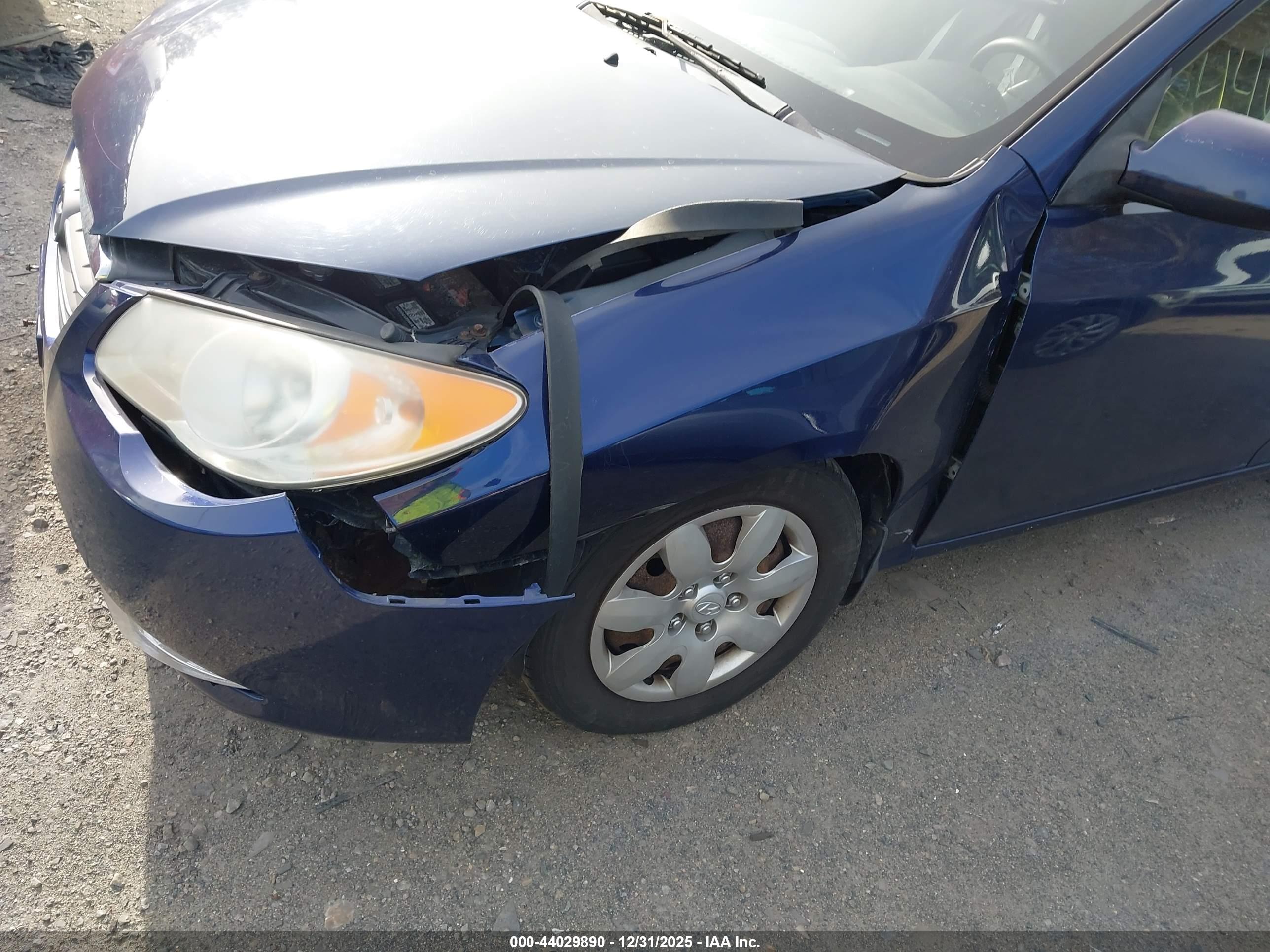 HYUNDAI ELANTRA image 2