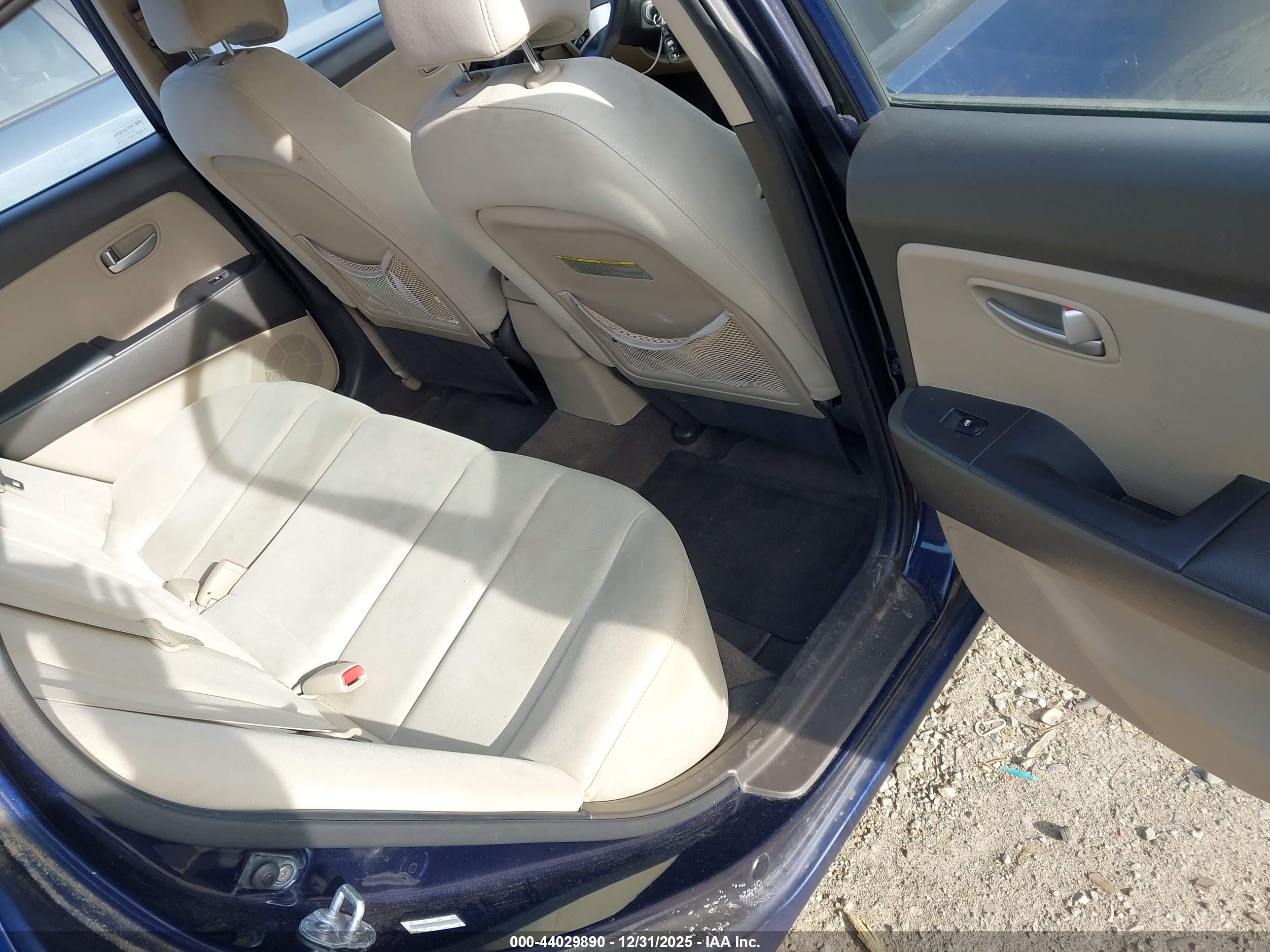 HYUNDAI ELANTRA image 8