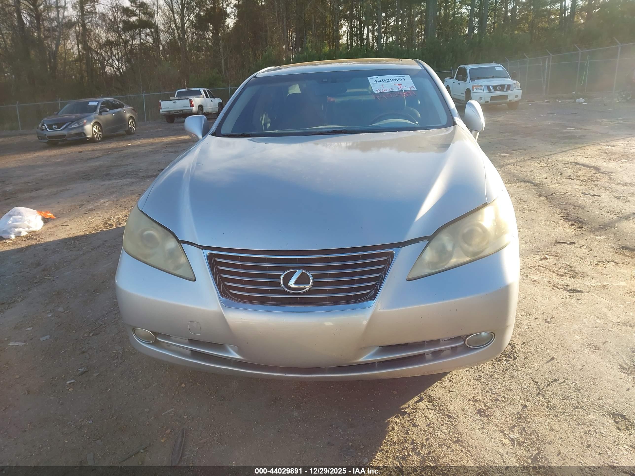 LEXUS ES image 6