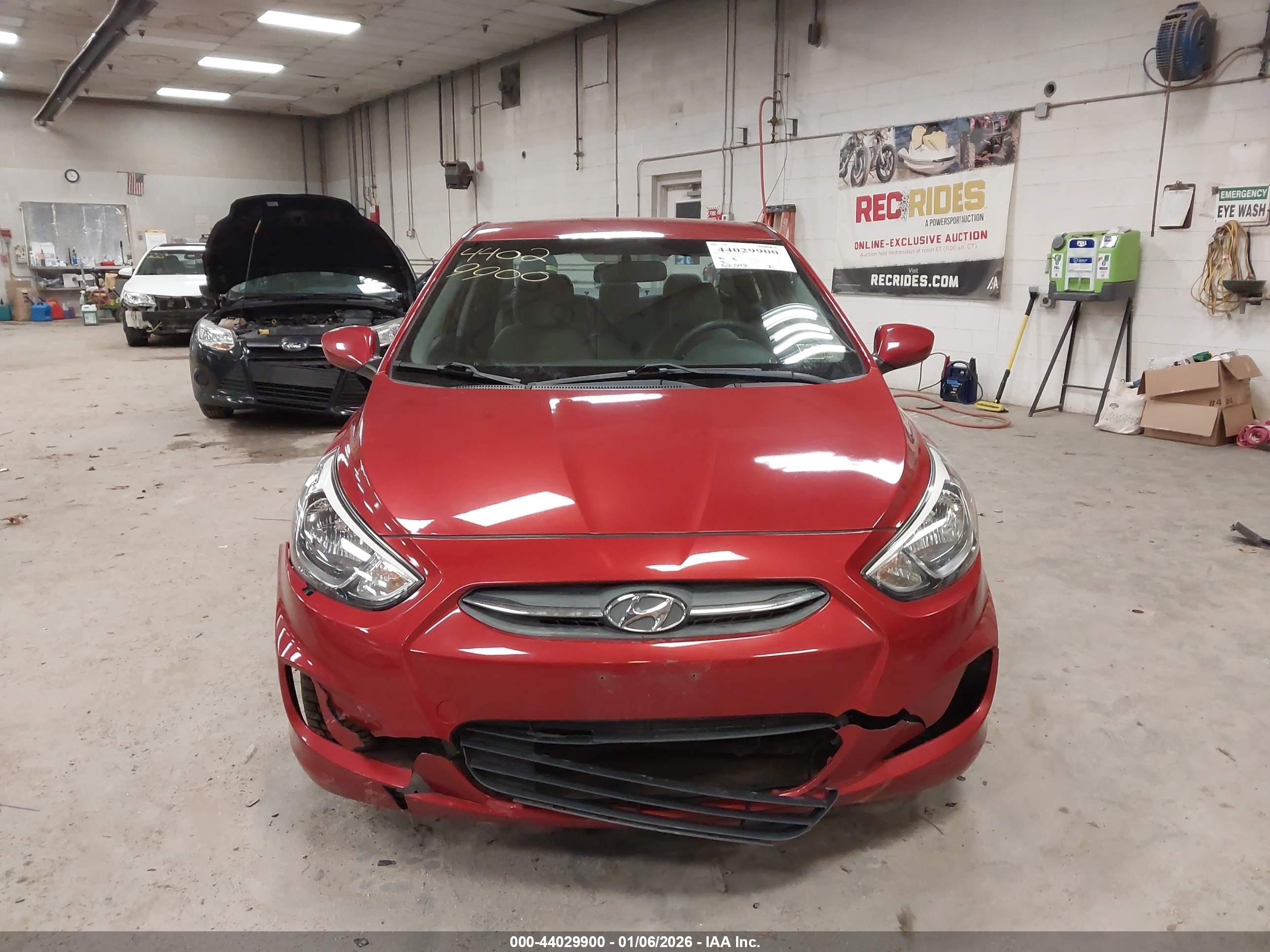HYUNDAI ACCENT image 6