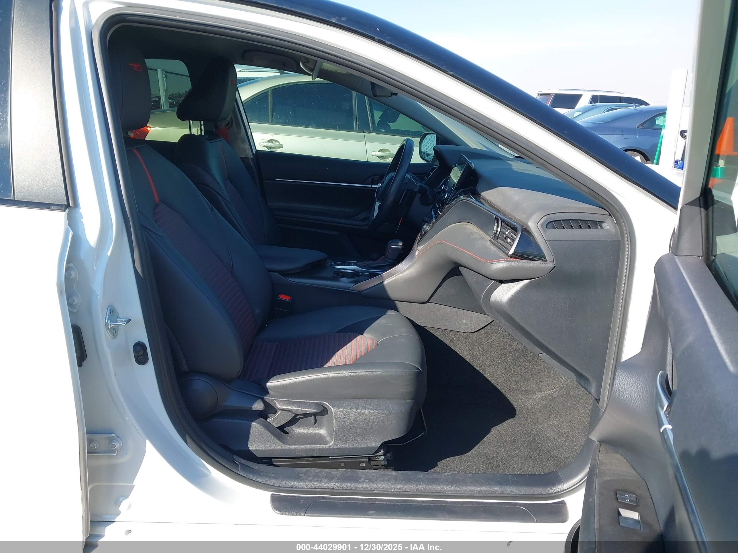 TOYOTA CAMRY image 5