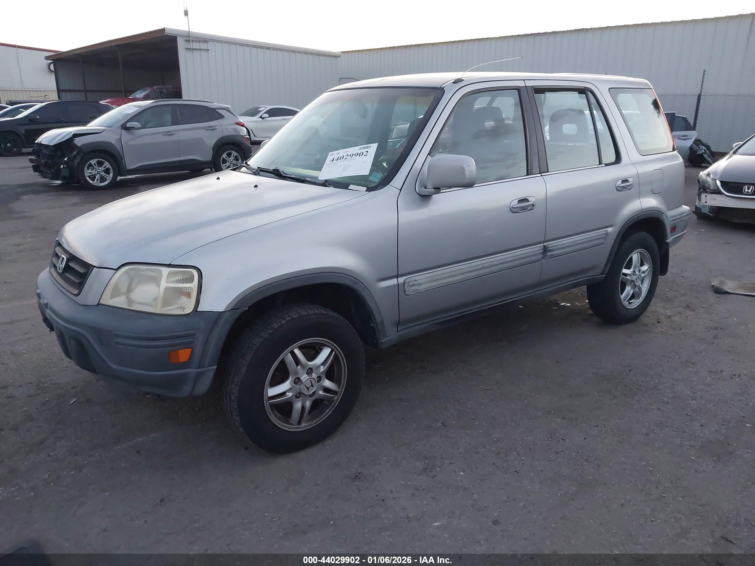 HONDA CR-V image 2