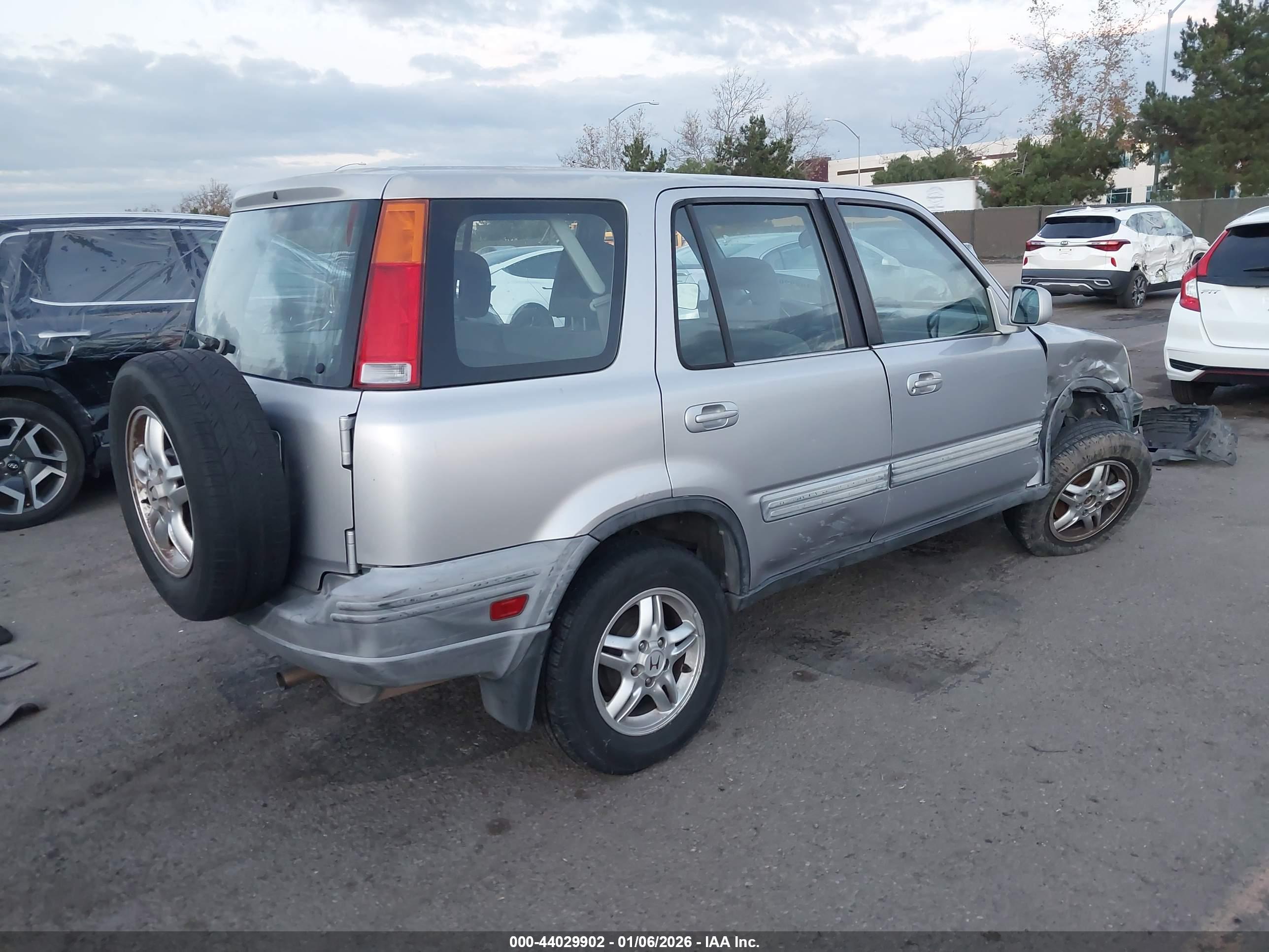 HONDA CR-V image 4