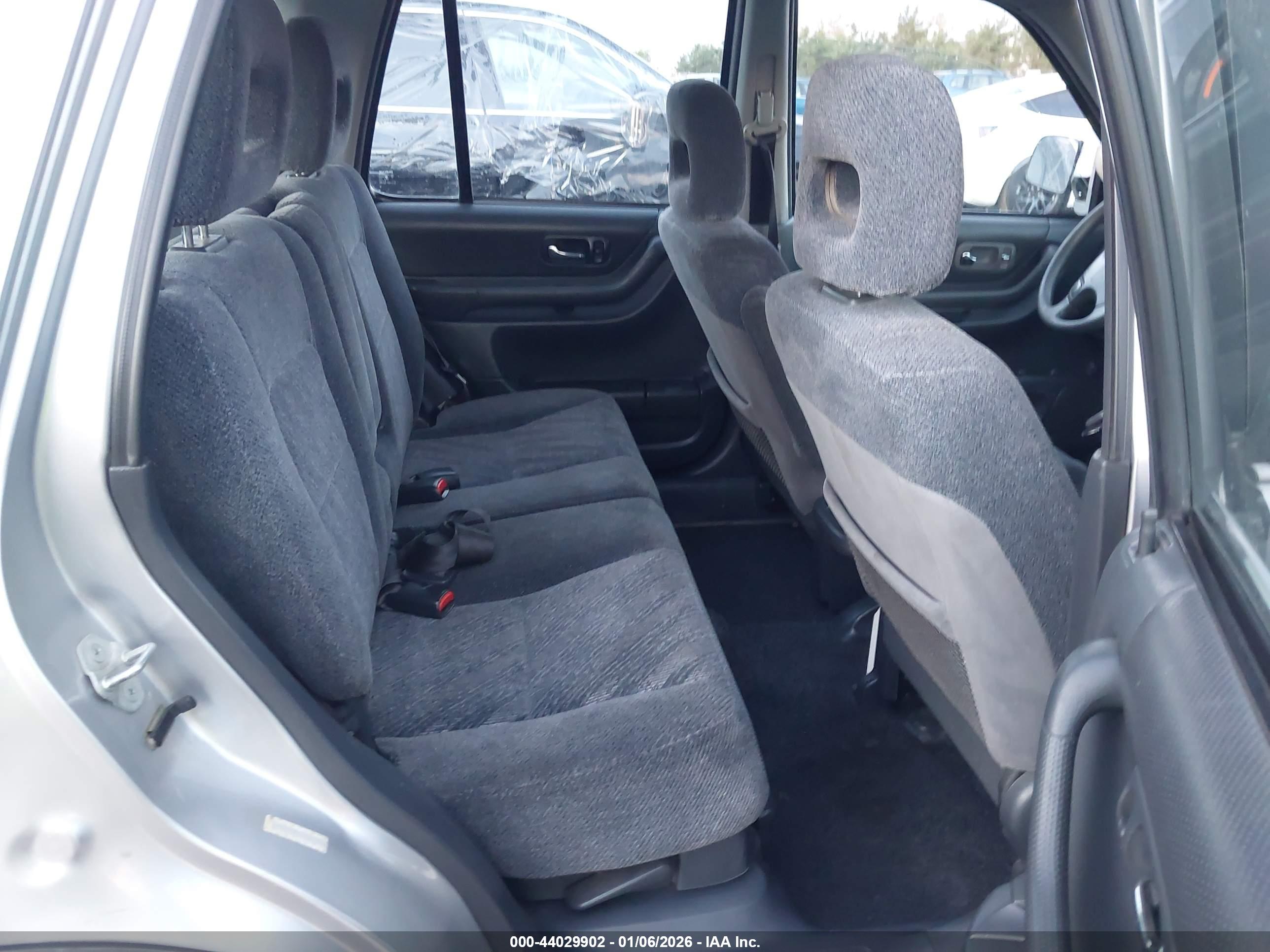 HONDA CR-V image 8