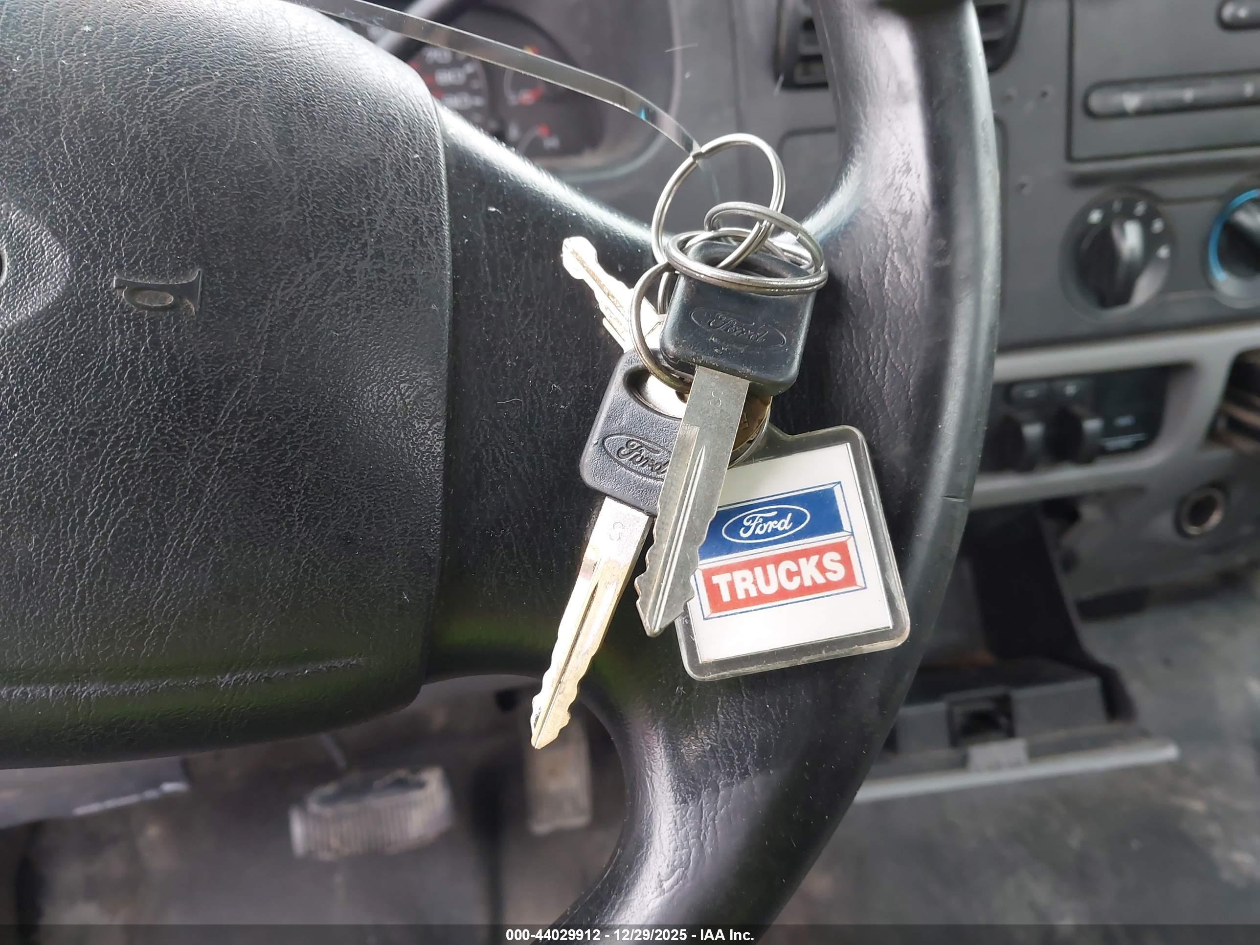 FORD F-250 image 11