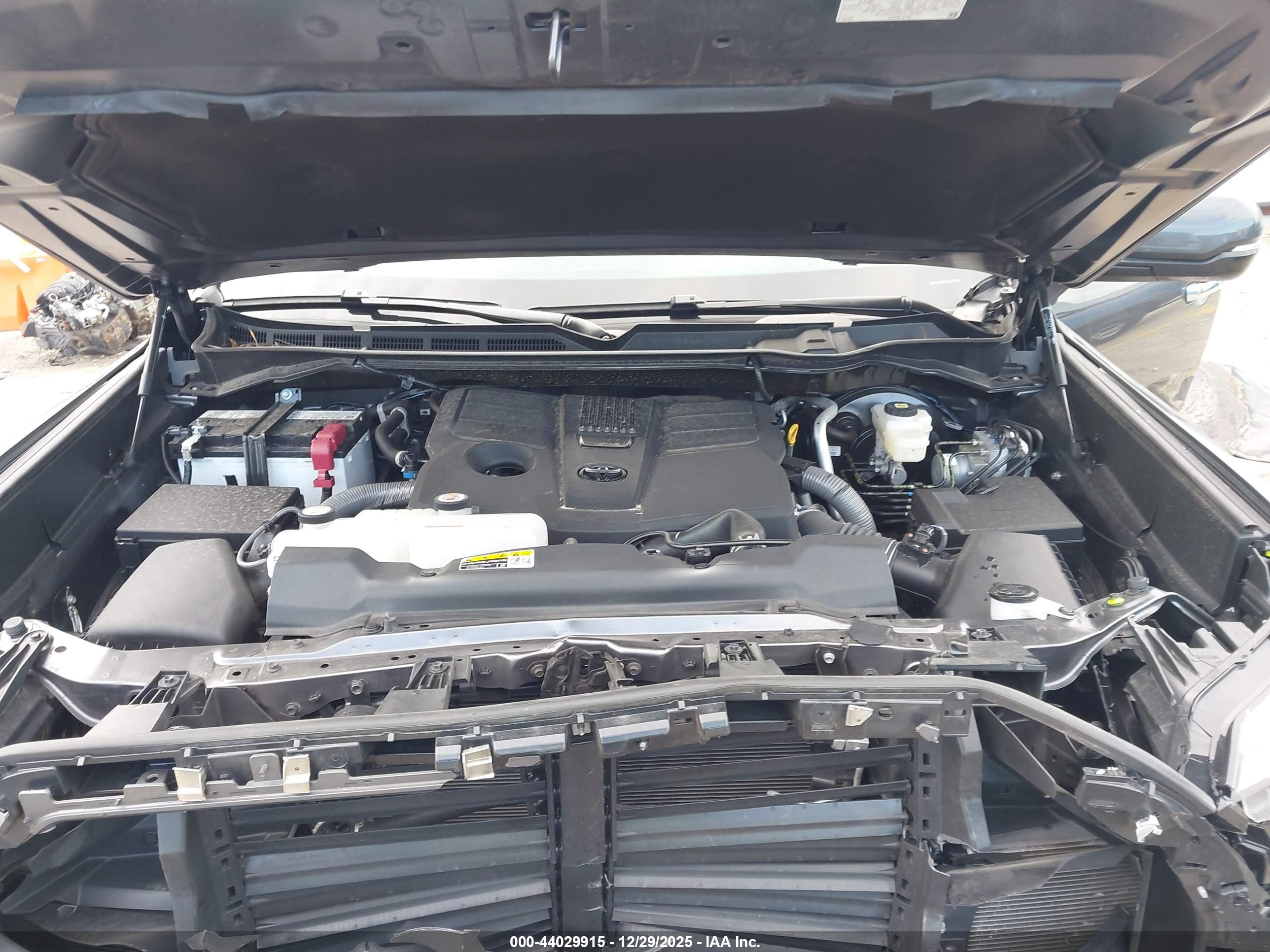 TOYOTA TUNDRA image 10