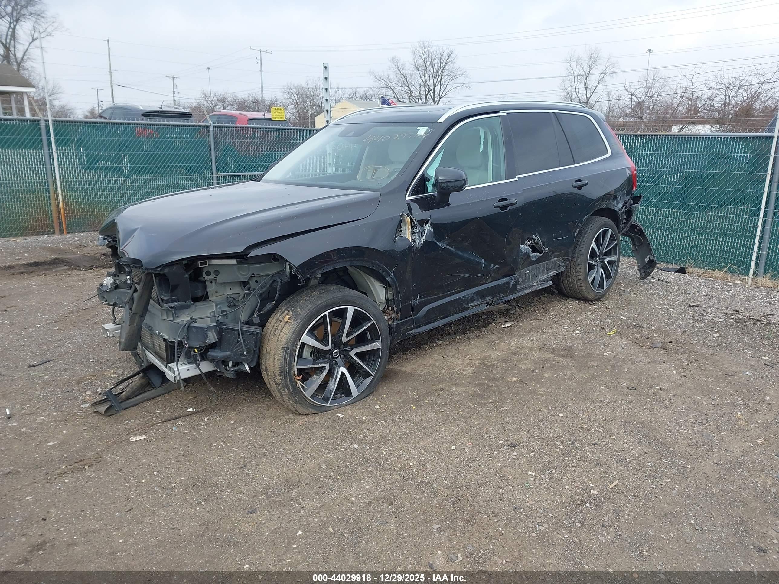 VOLVO XC90 image 6