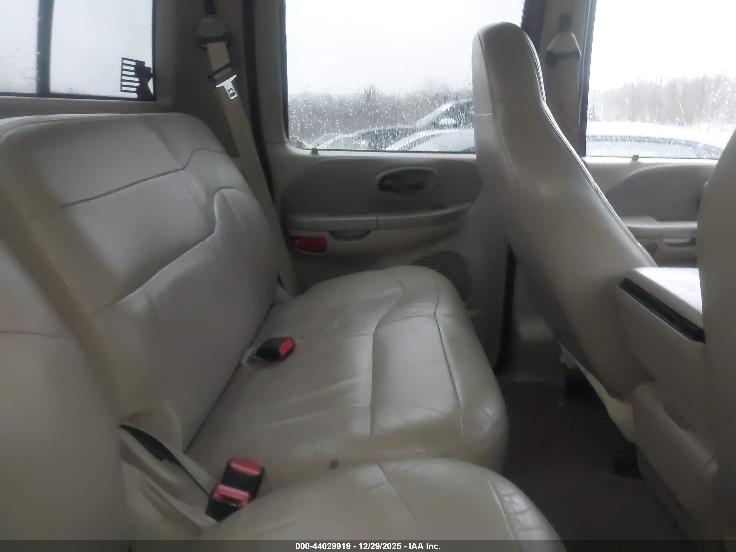 FORD F-150 image 8