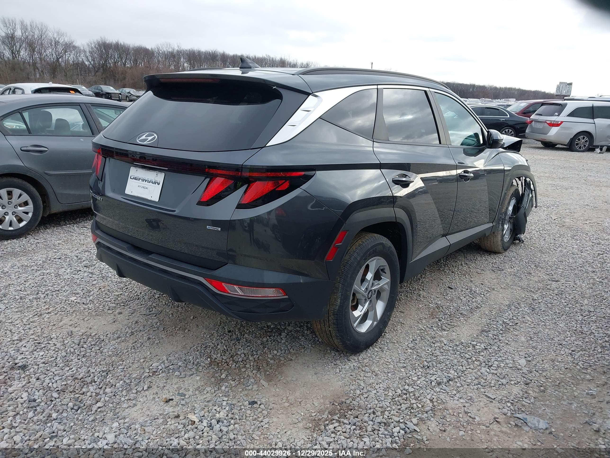 HYUNDAI TUCSON image 4