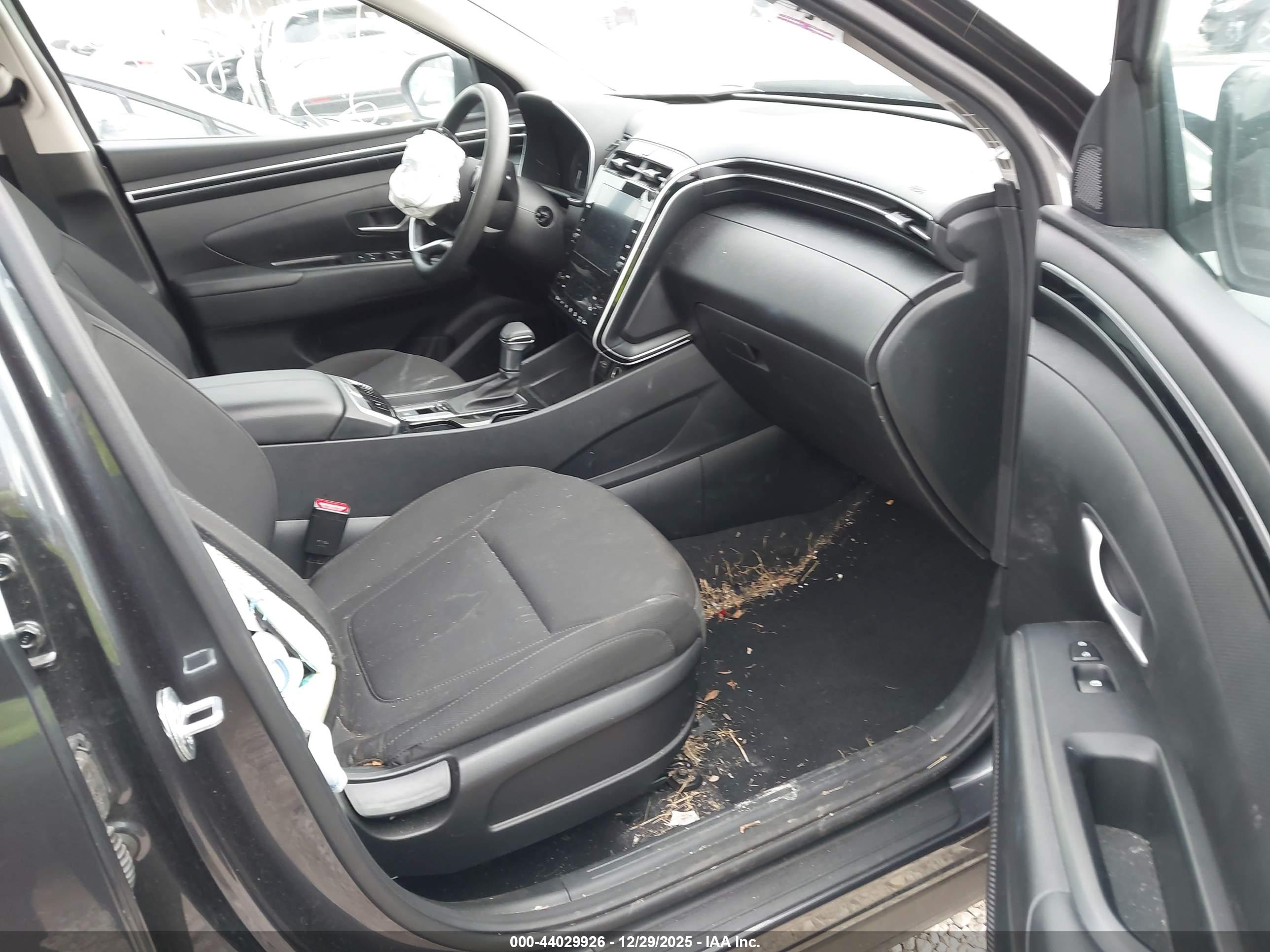 HYUNDAI TUCSON image 5