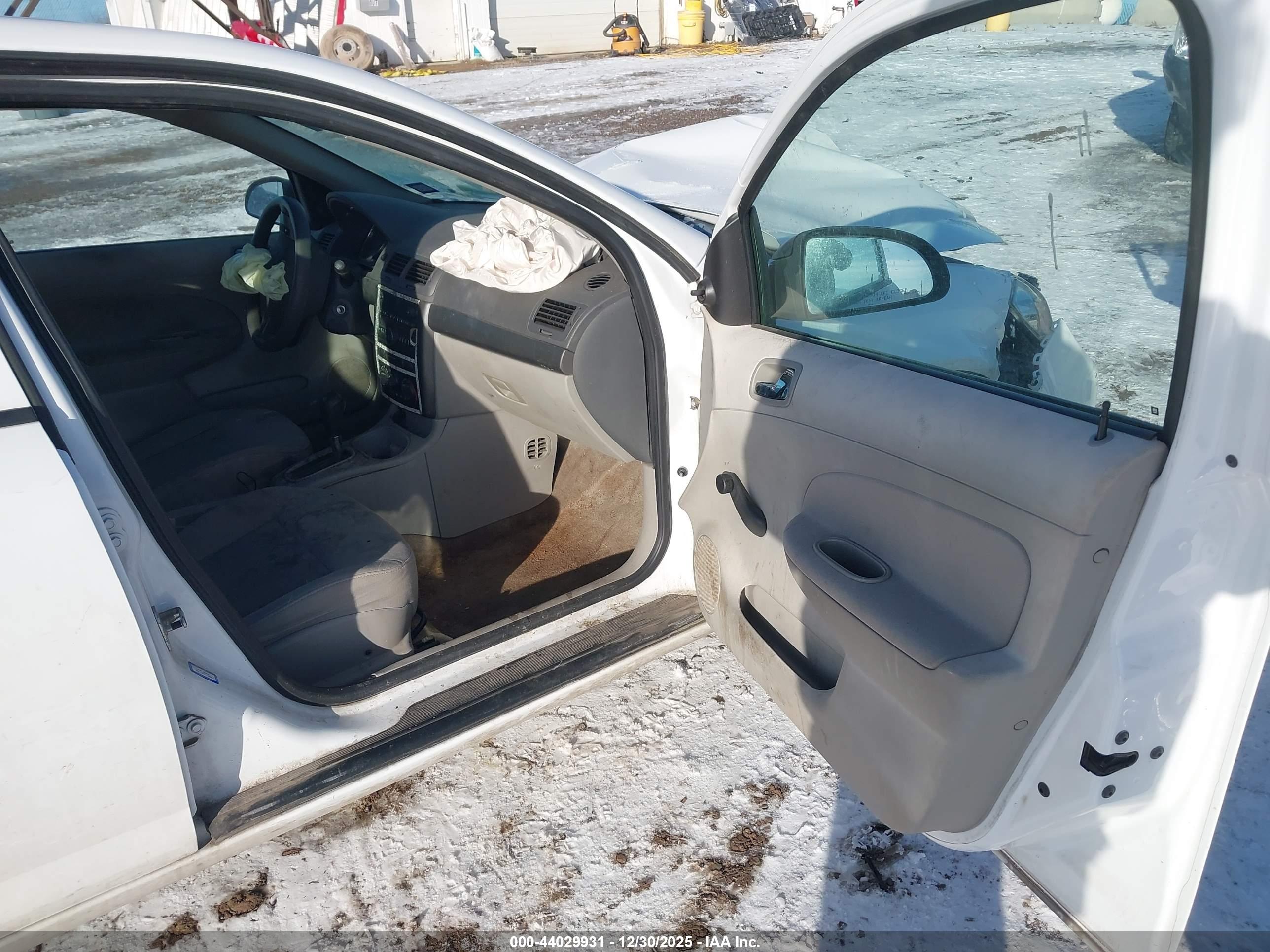 CHEVROLET COBALT image 5