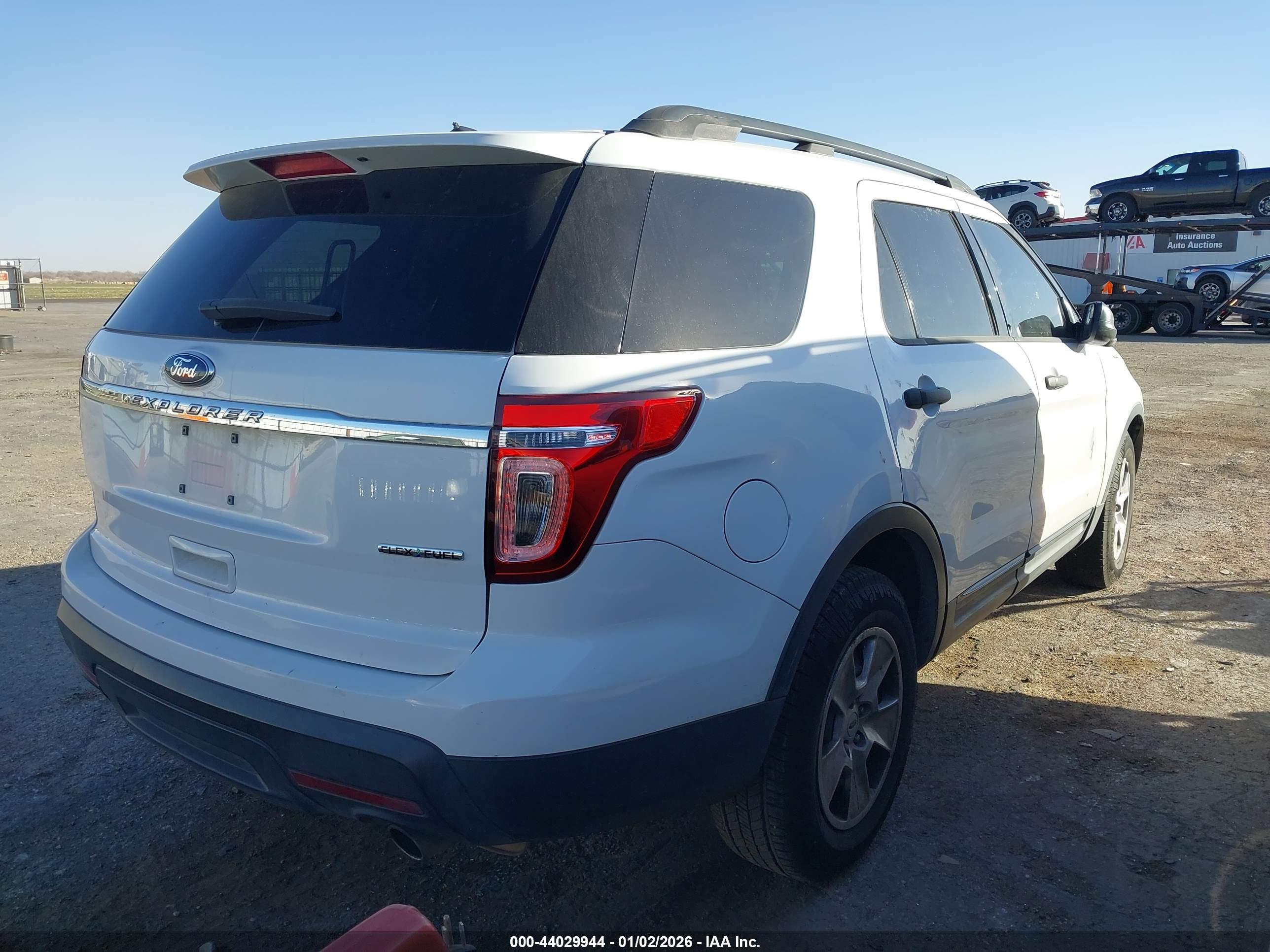 FORD EXPLORER image 4