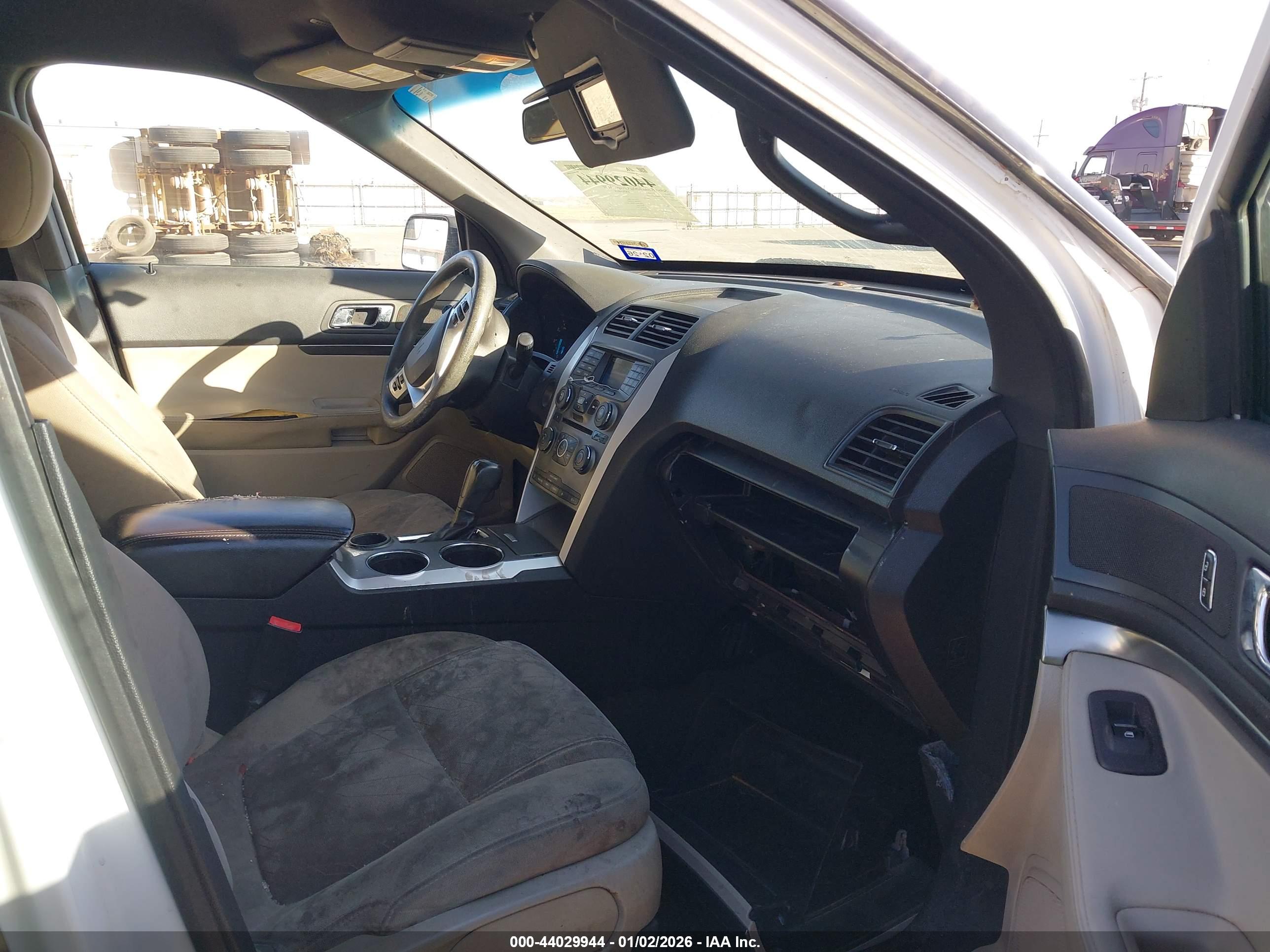 FORD EXPLORER image 5