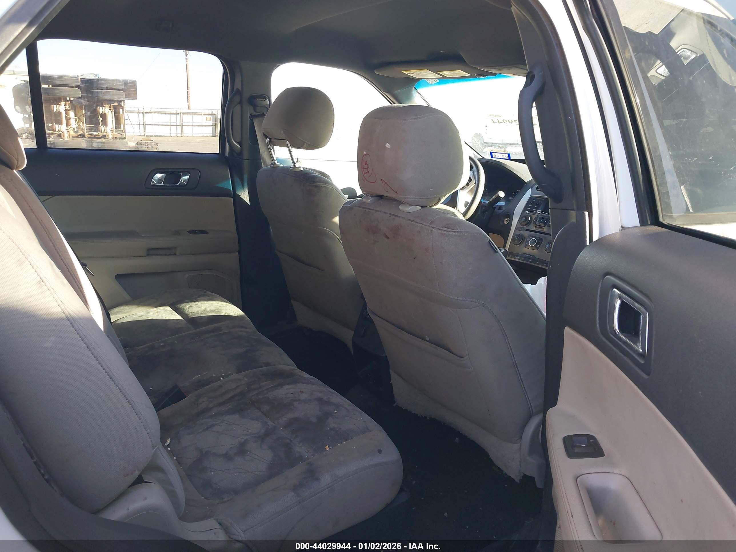 FORD EXPLORER image 8