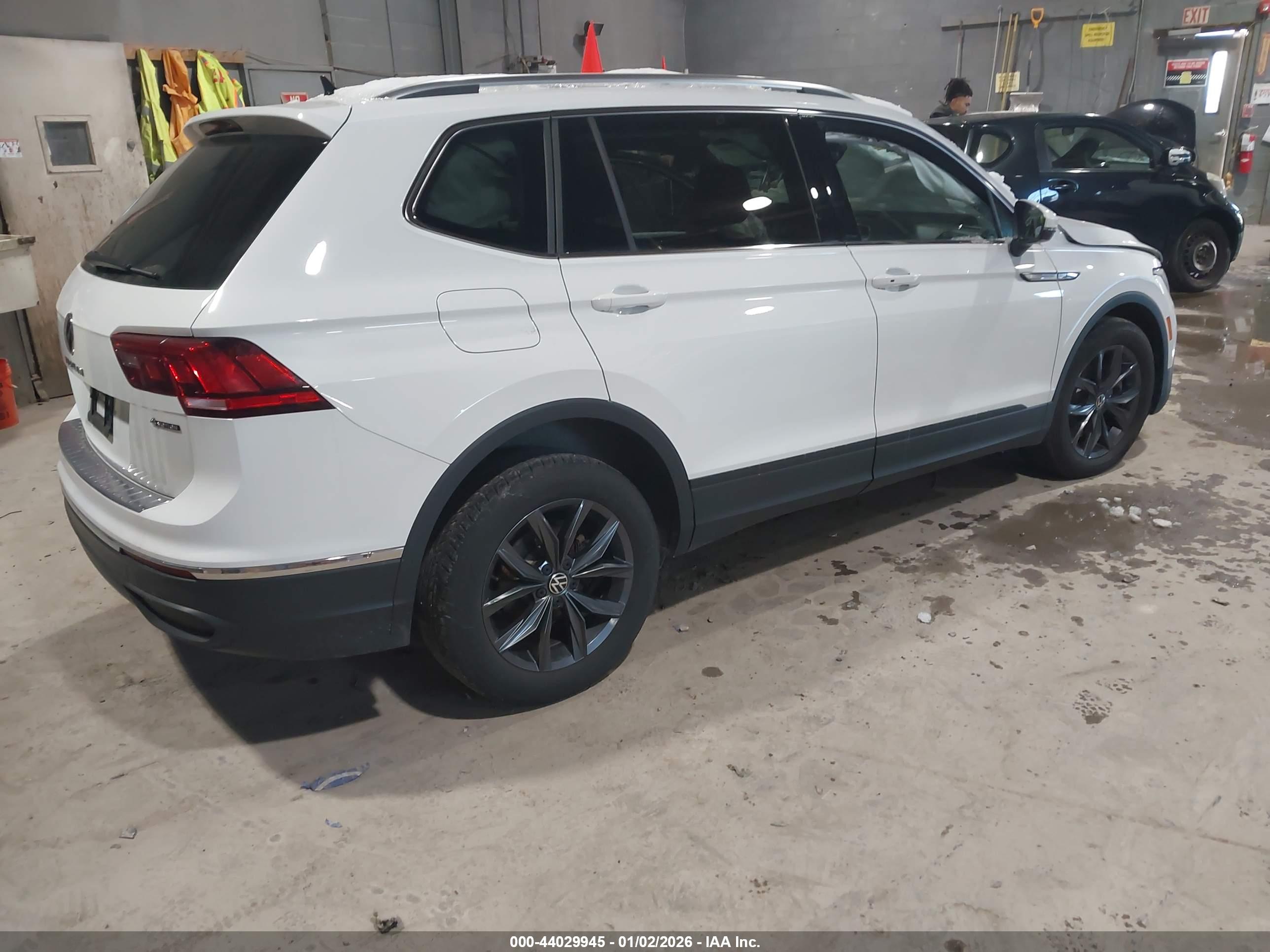 VOLKSWAGEN TIGUAN image 4