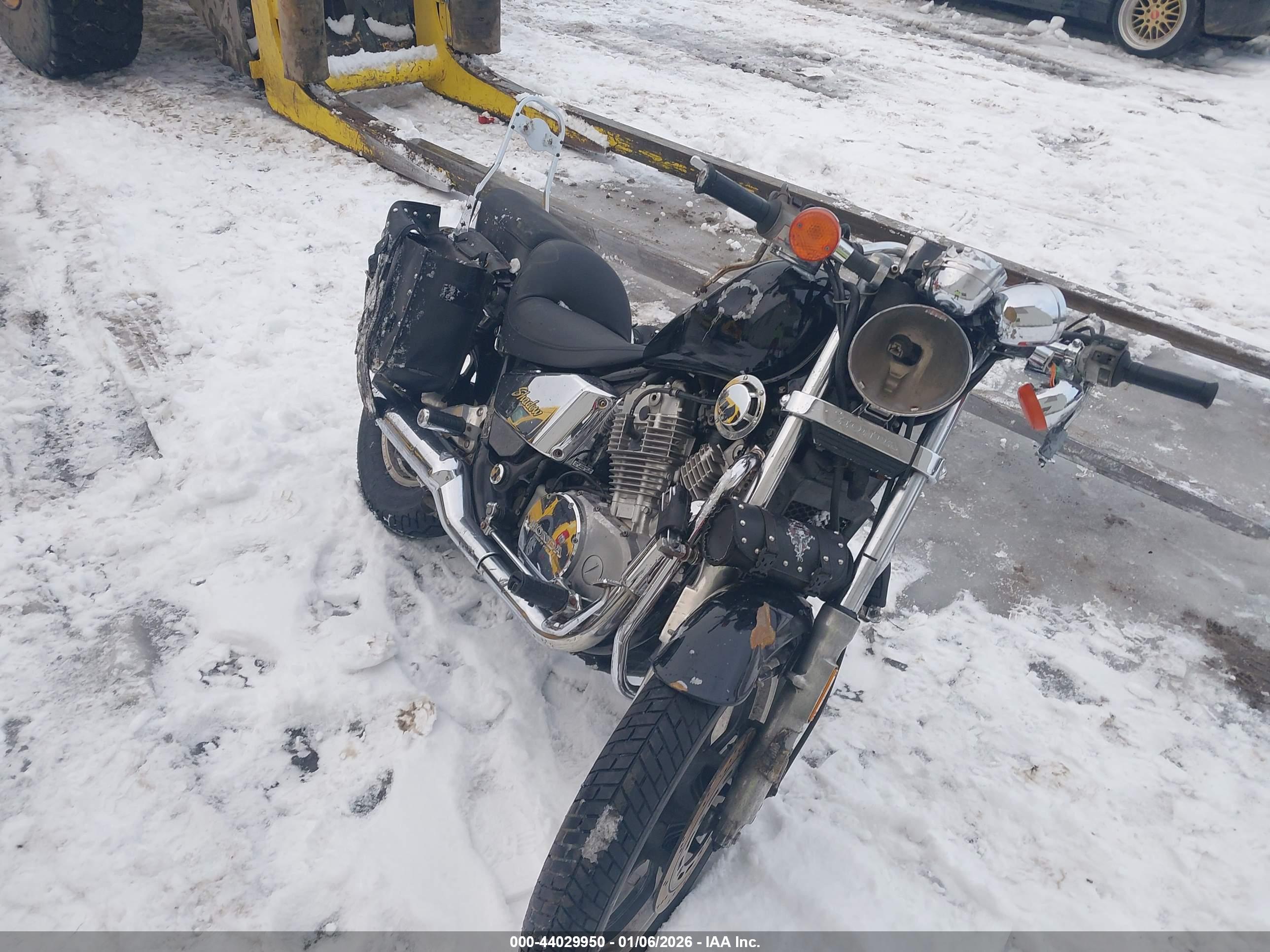 HONDA VT700 image 2