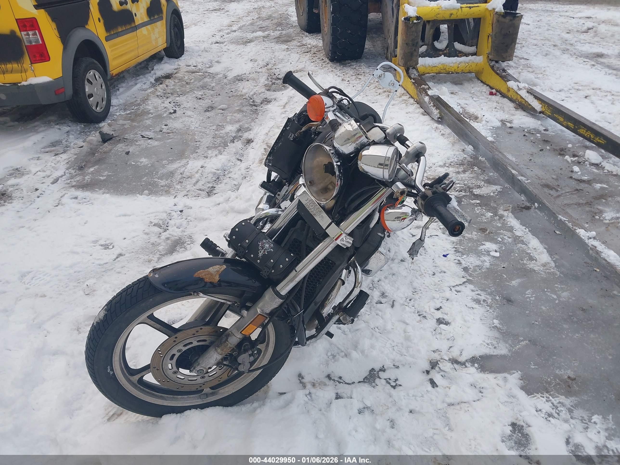 HONDA VT700 image 5