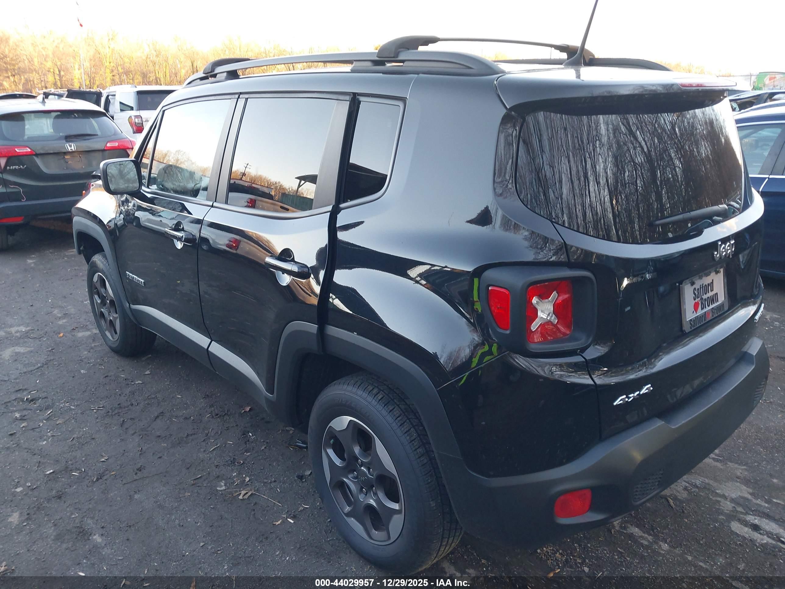 JEEP RENEGADE image 3