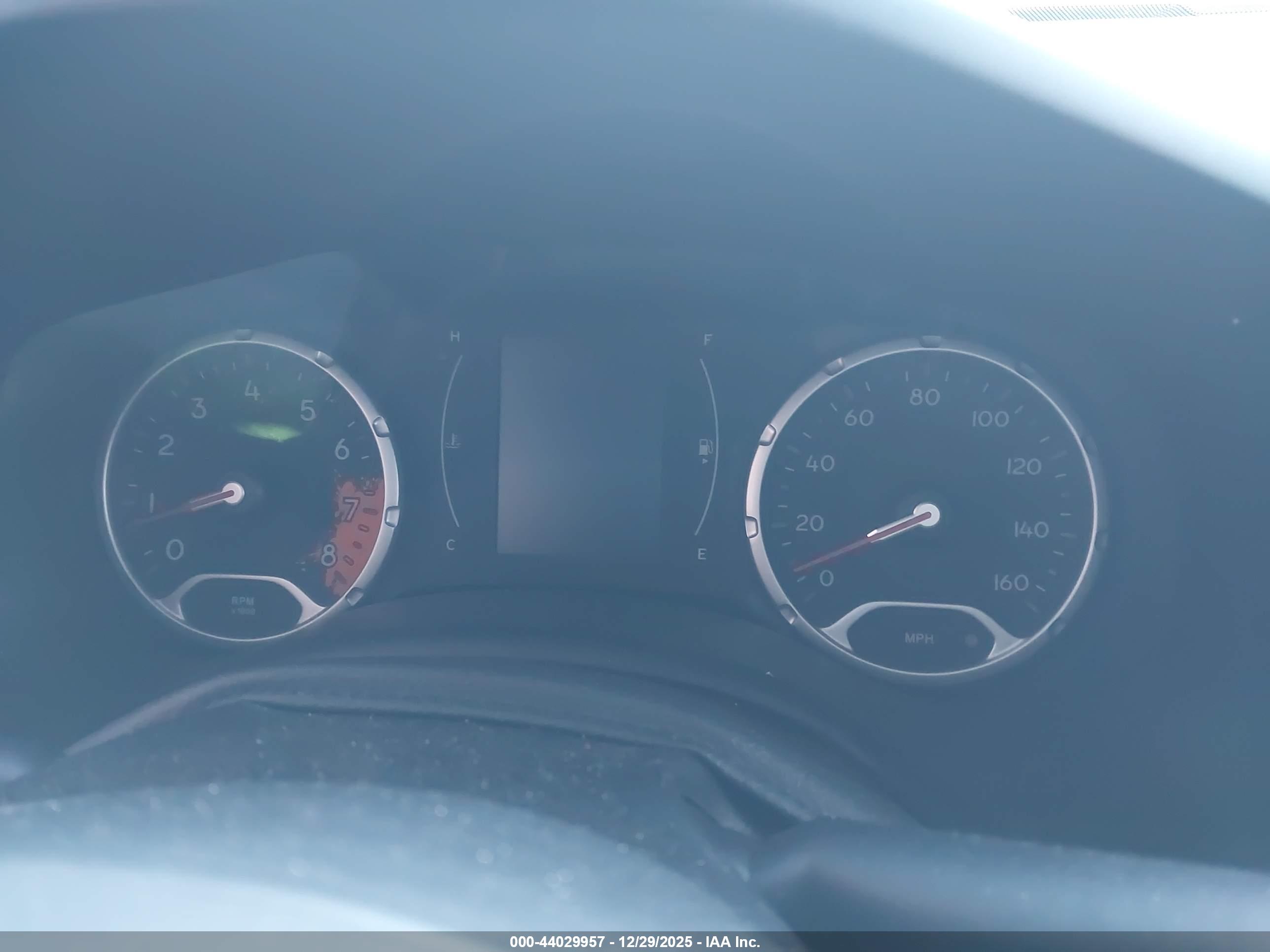 JEEP RENEGADE image 7