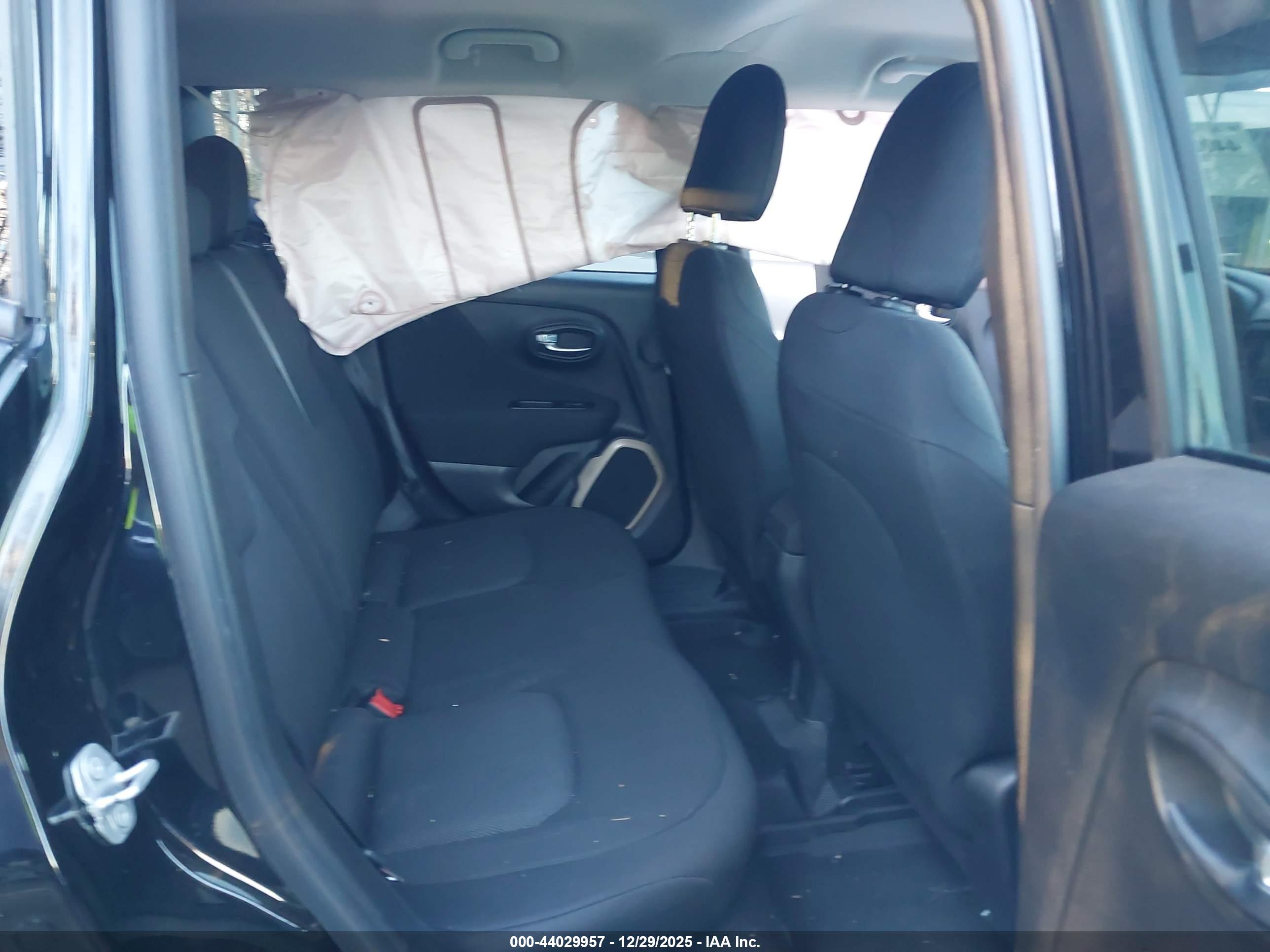 JEEP RENEGADE image 8