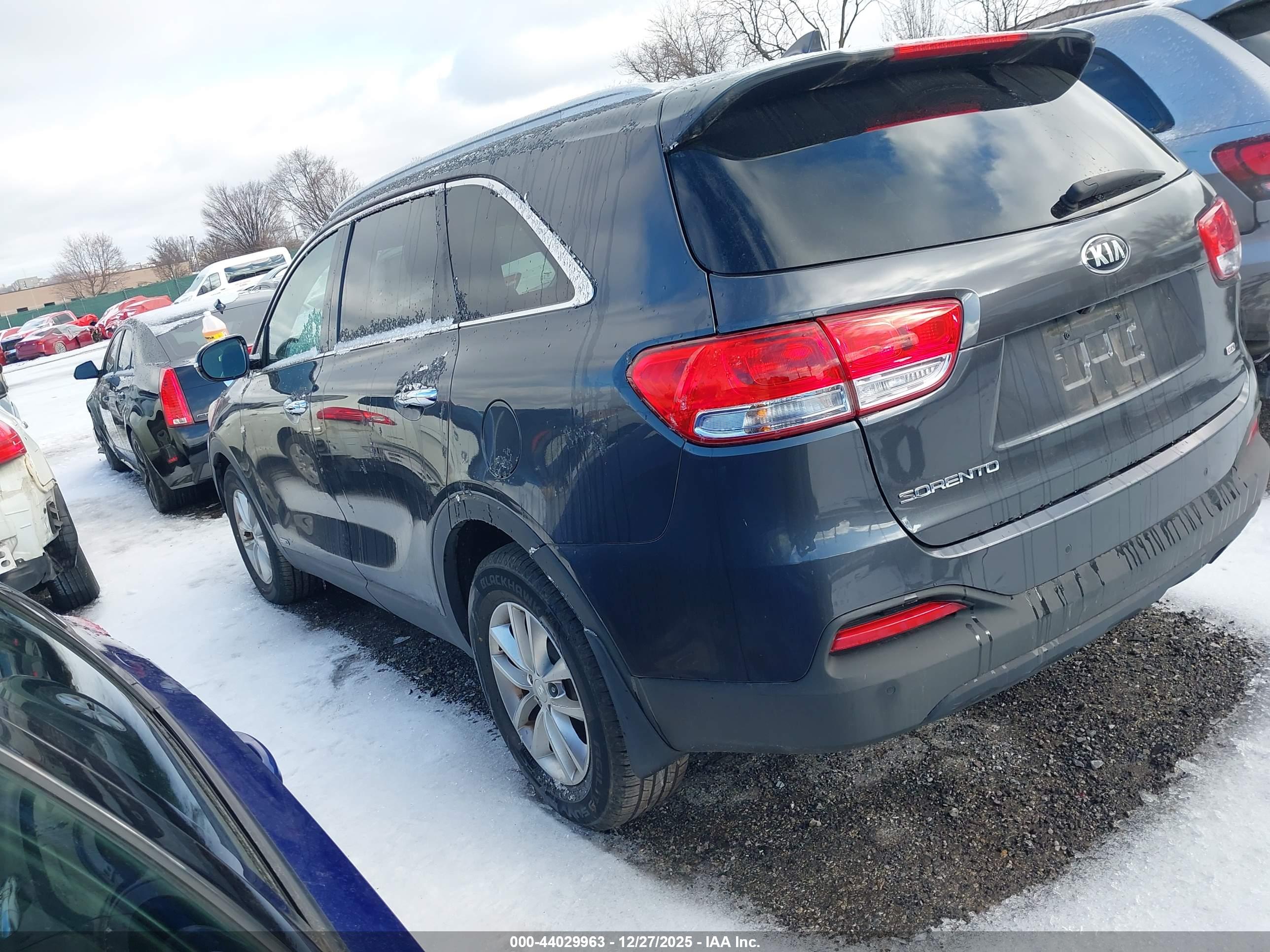KIA SORENTO image 3