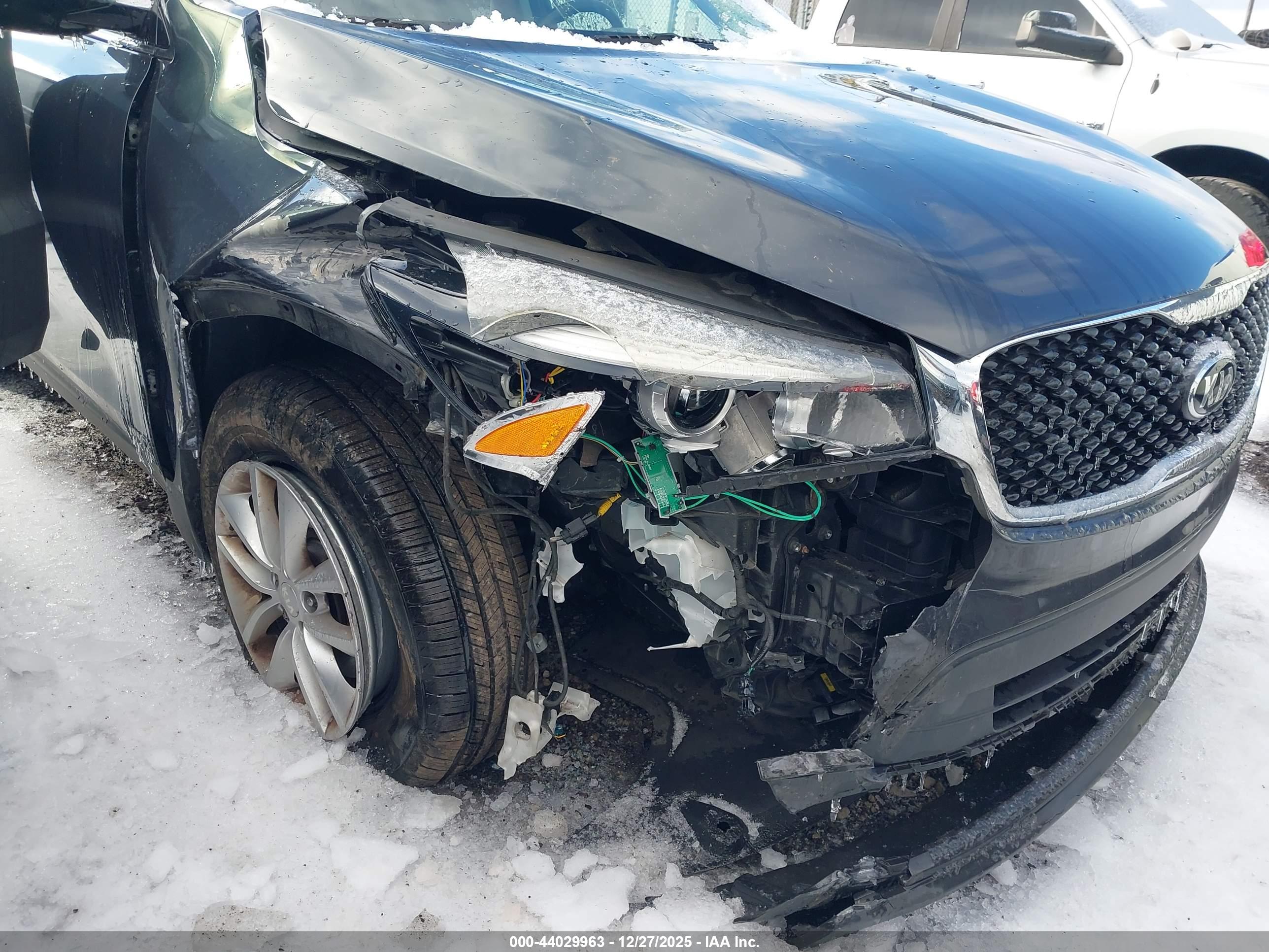 KIA SORENTO image 6