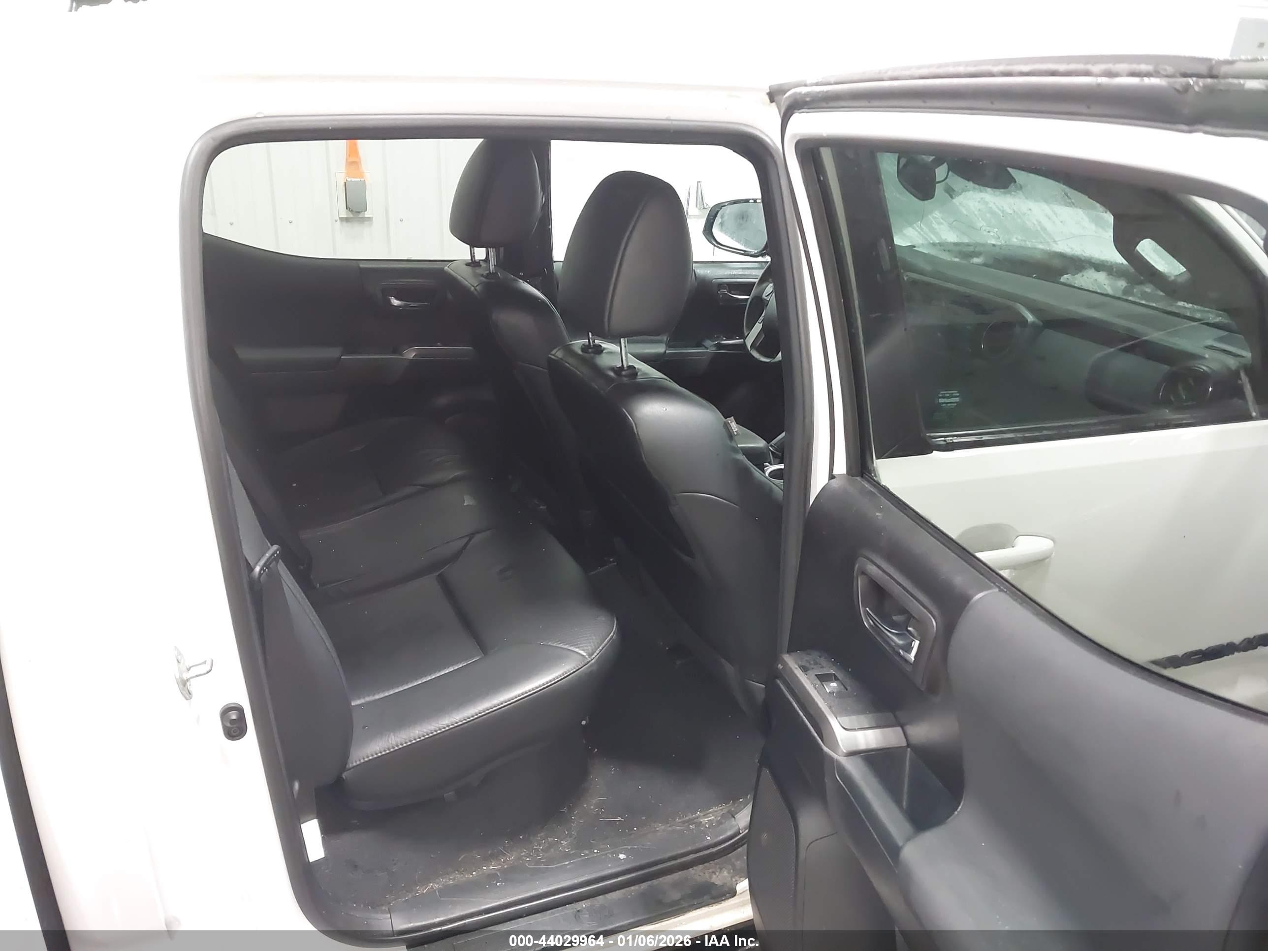 TOYOTA TACOMA image 8