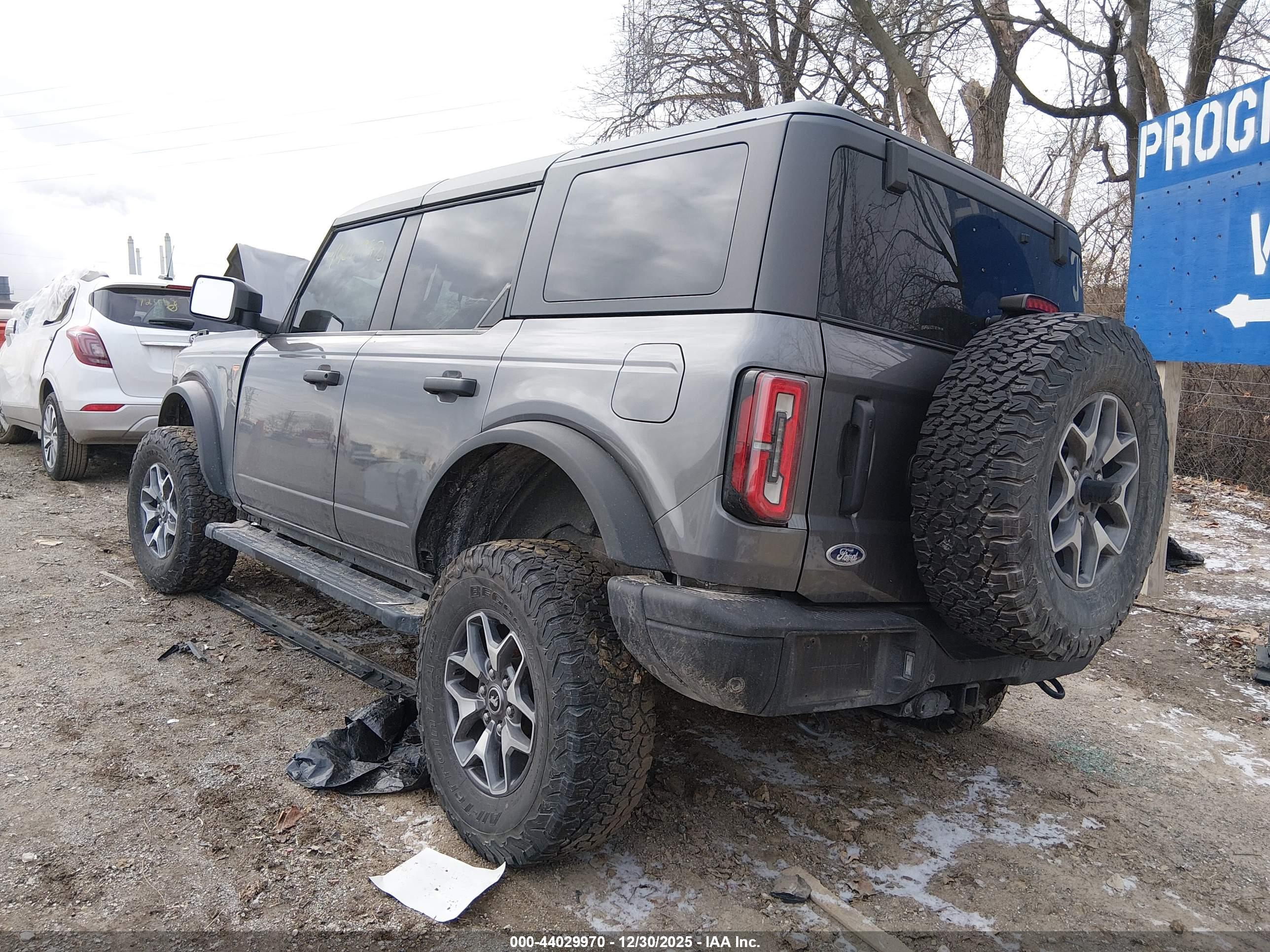 FORD BRONCO image 3