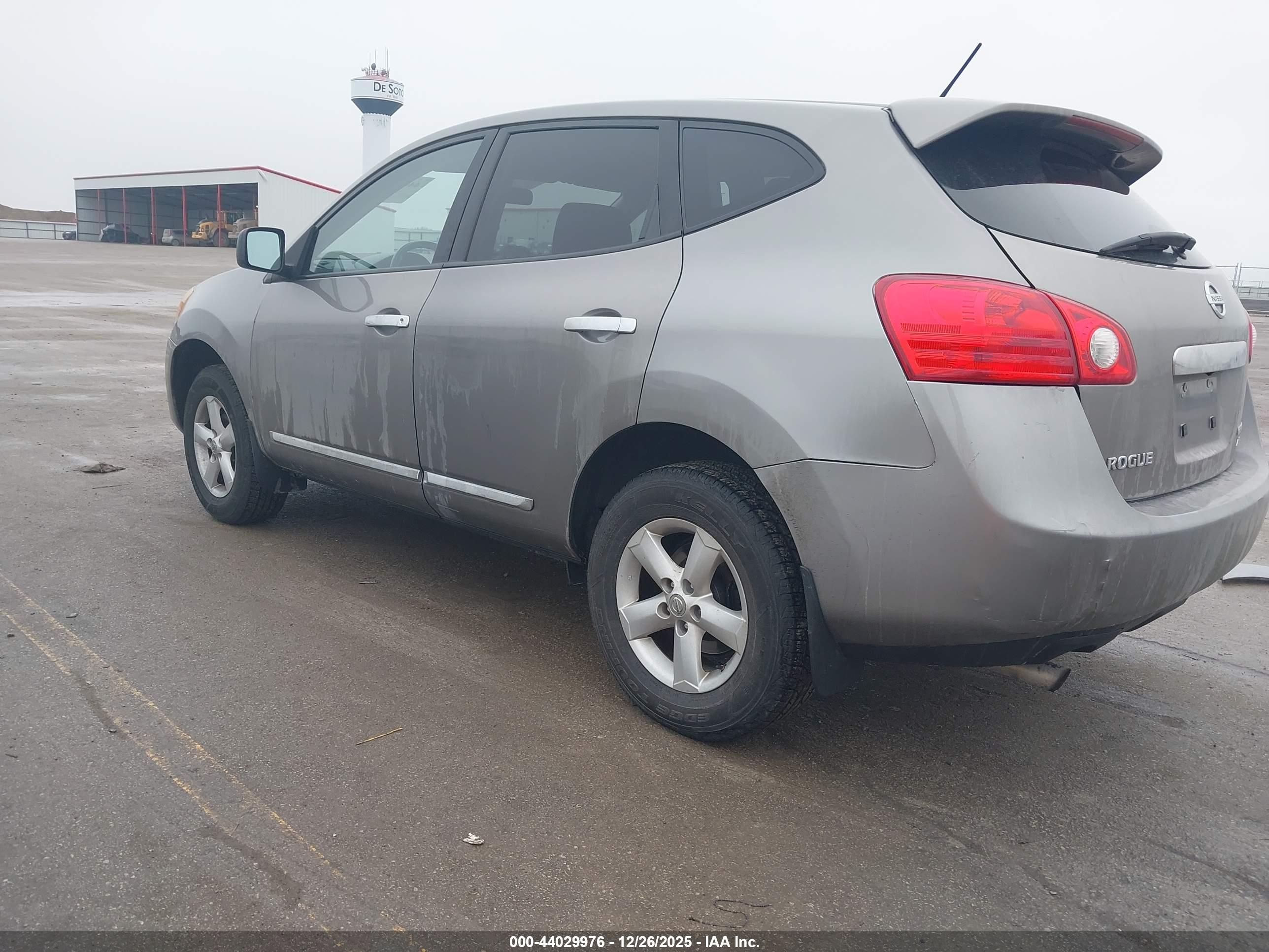 NISSAN ROGUE image 3