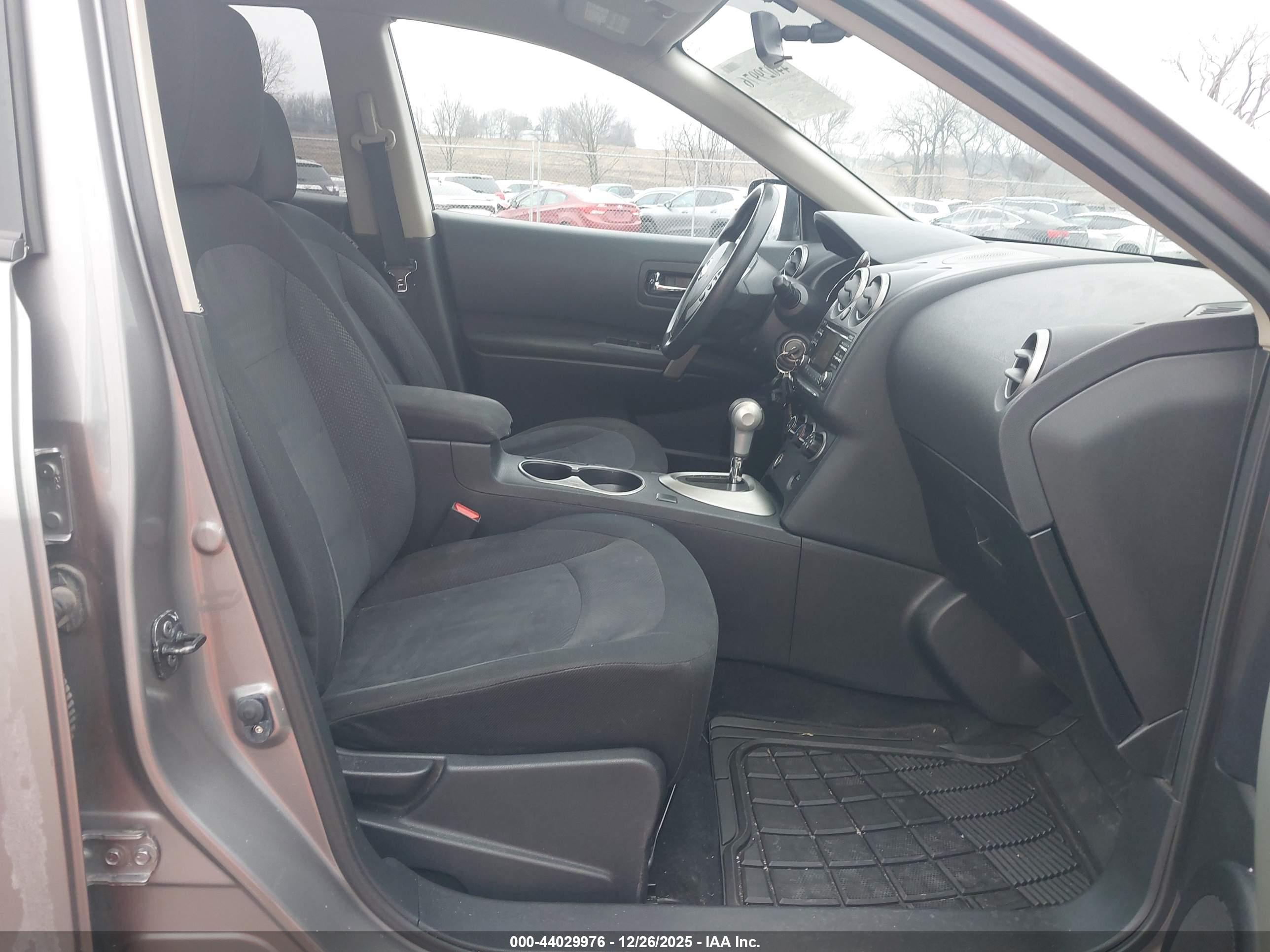 NISSAN ROGUE image 5