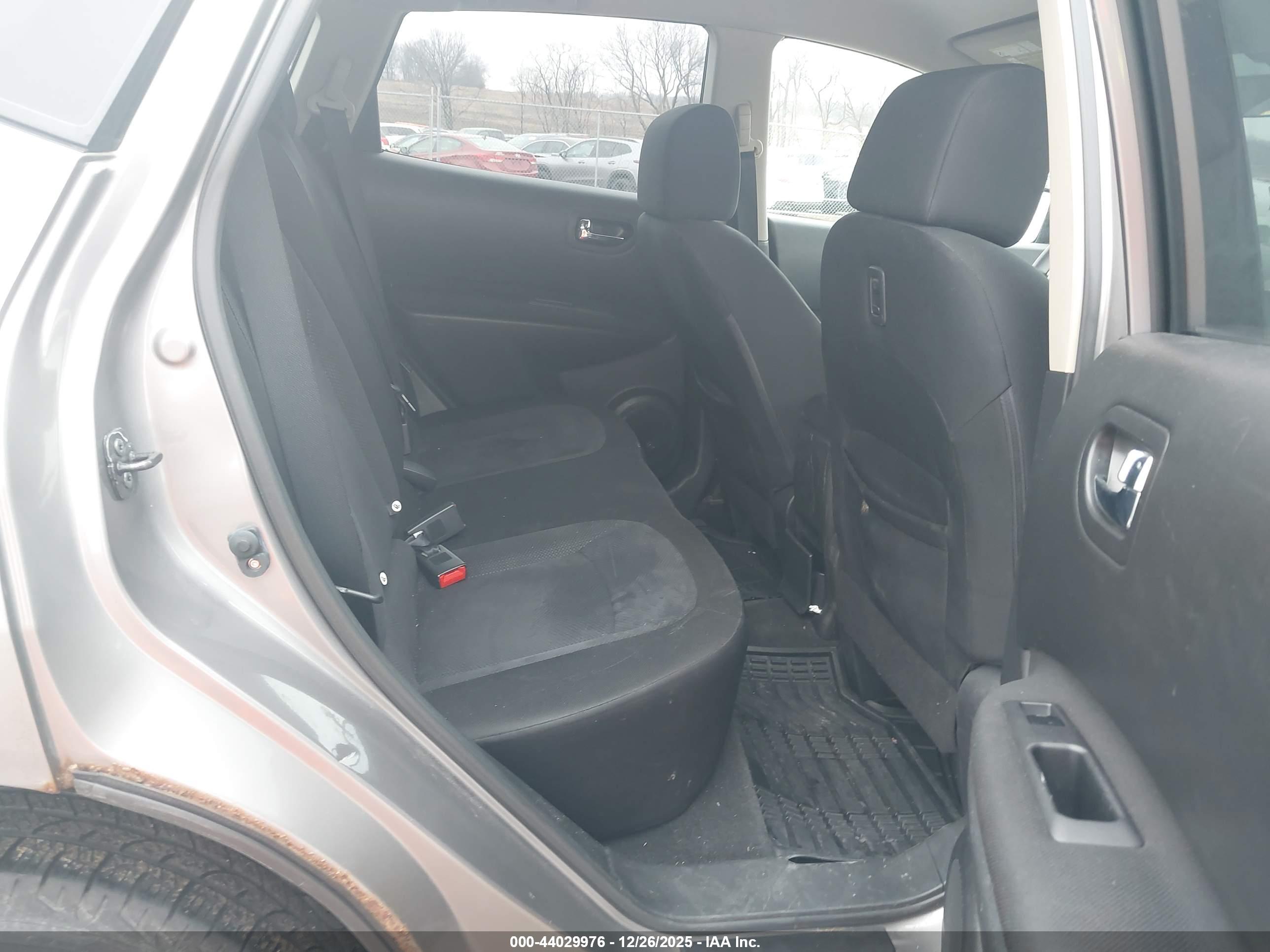 NISSAN ROGUE image 8