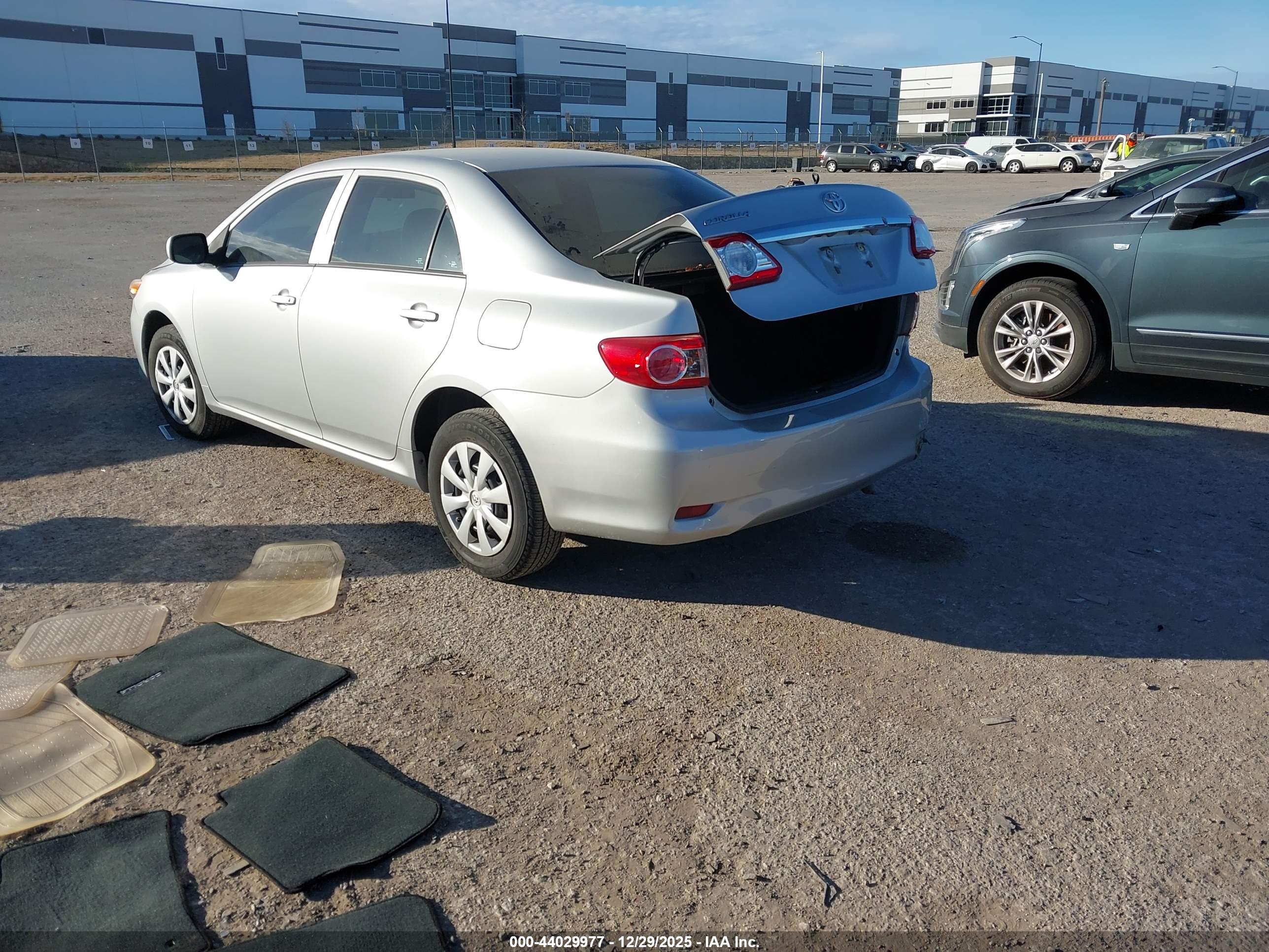 TOYOTA COROLLA image 3