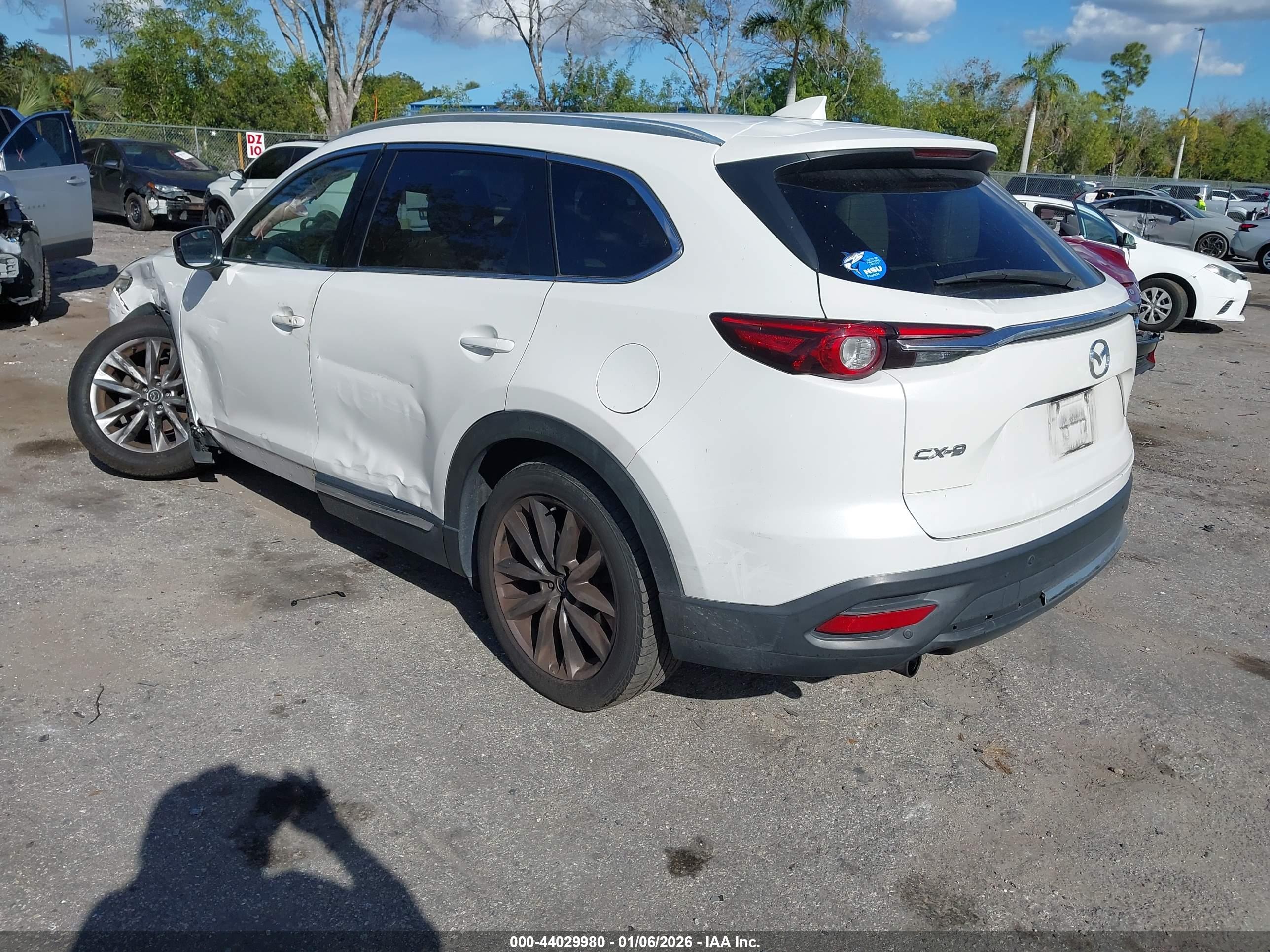 MAZDA CX-9 image 3