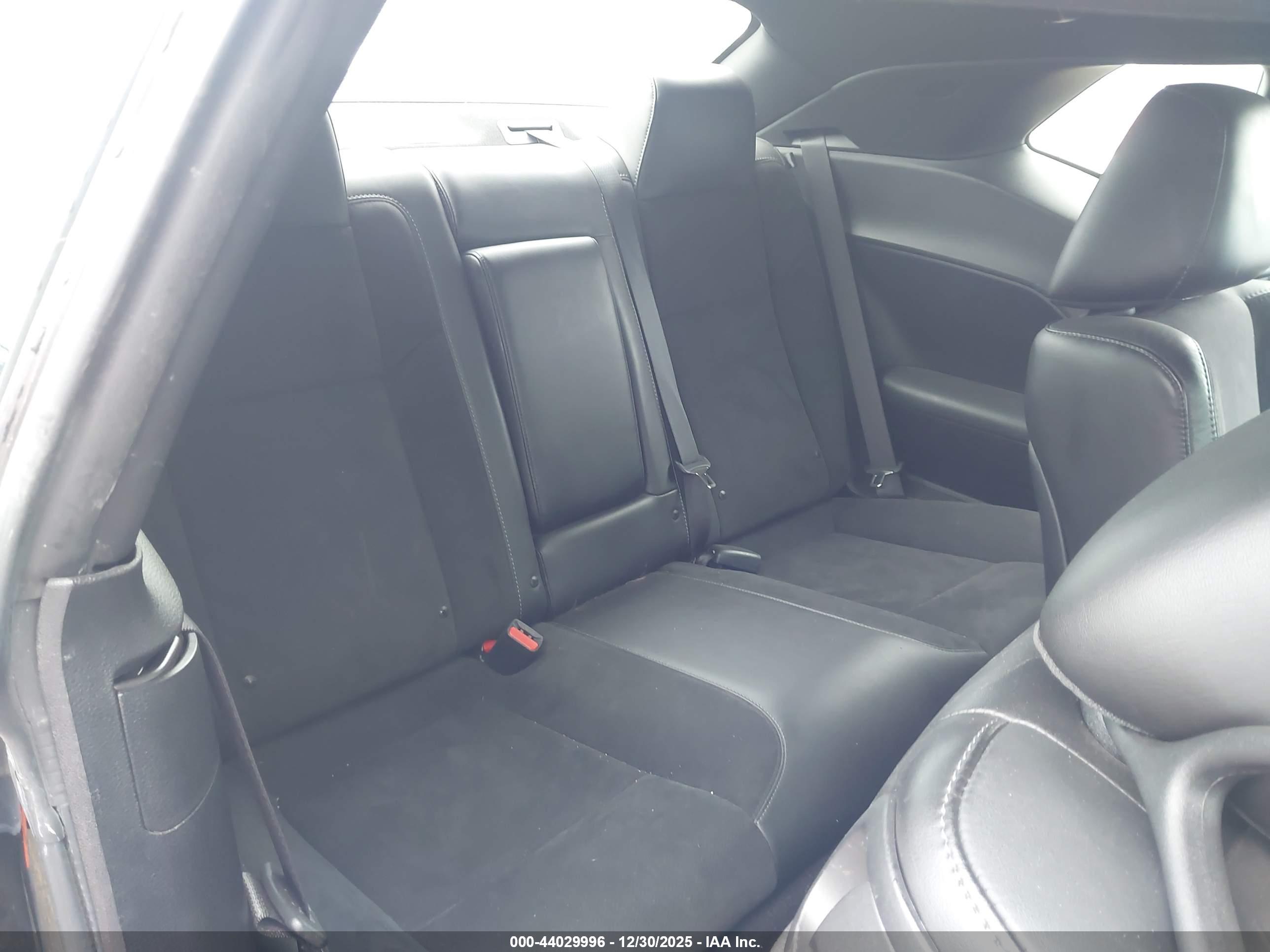 DODGE CHALLENGER image 8