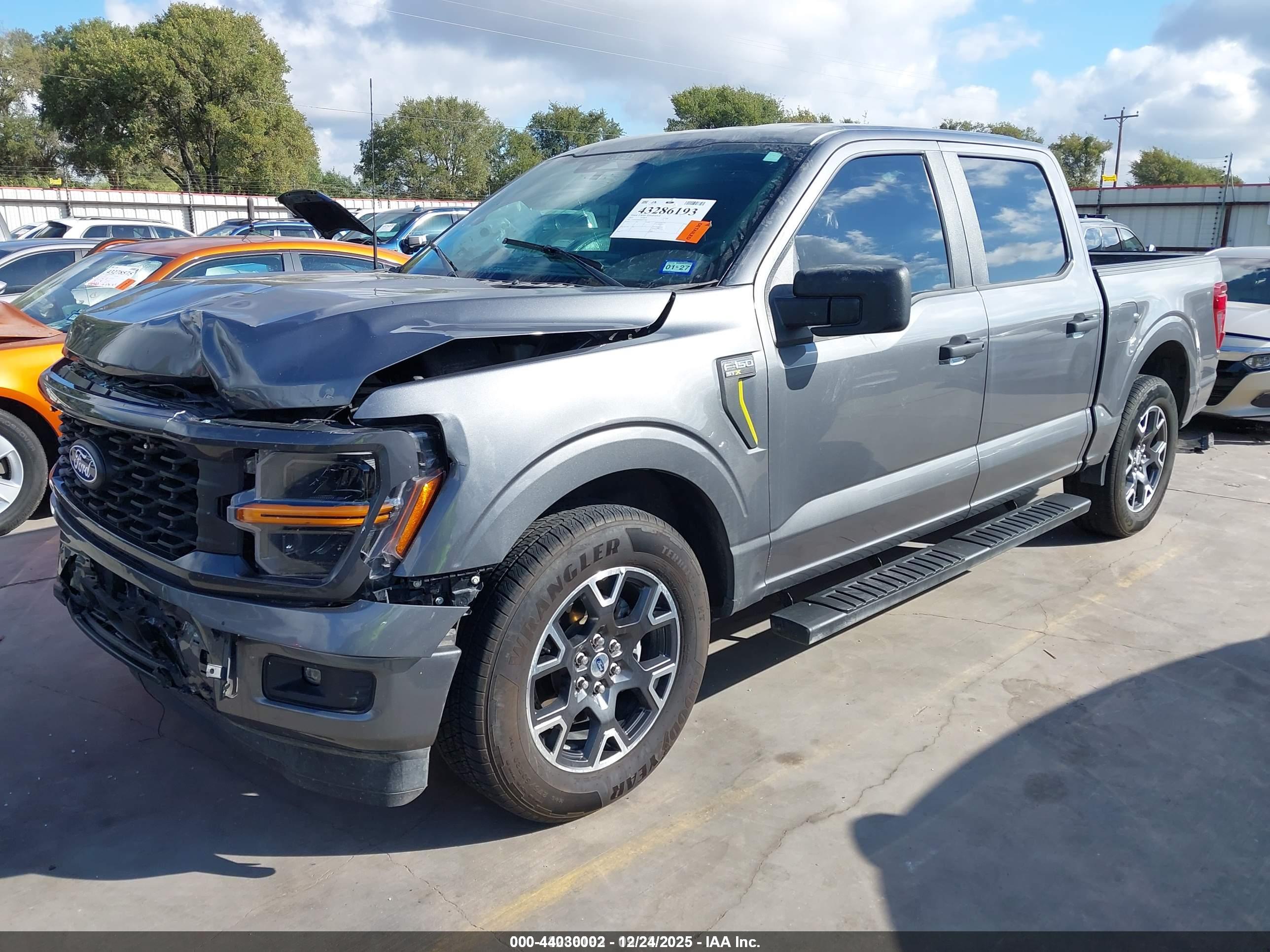 FORD F-150 image 2
