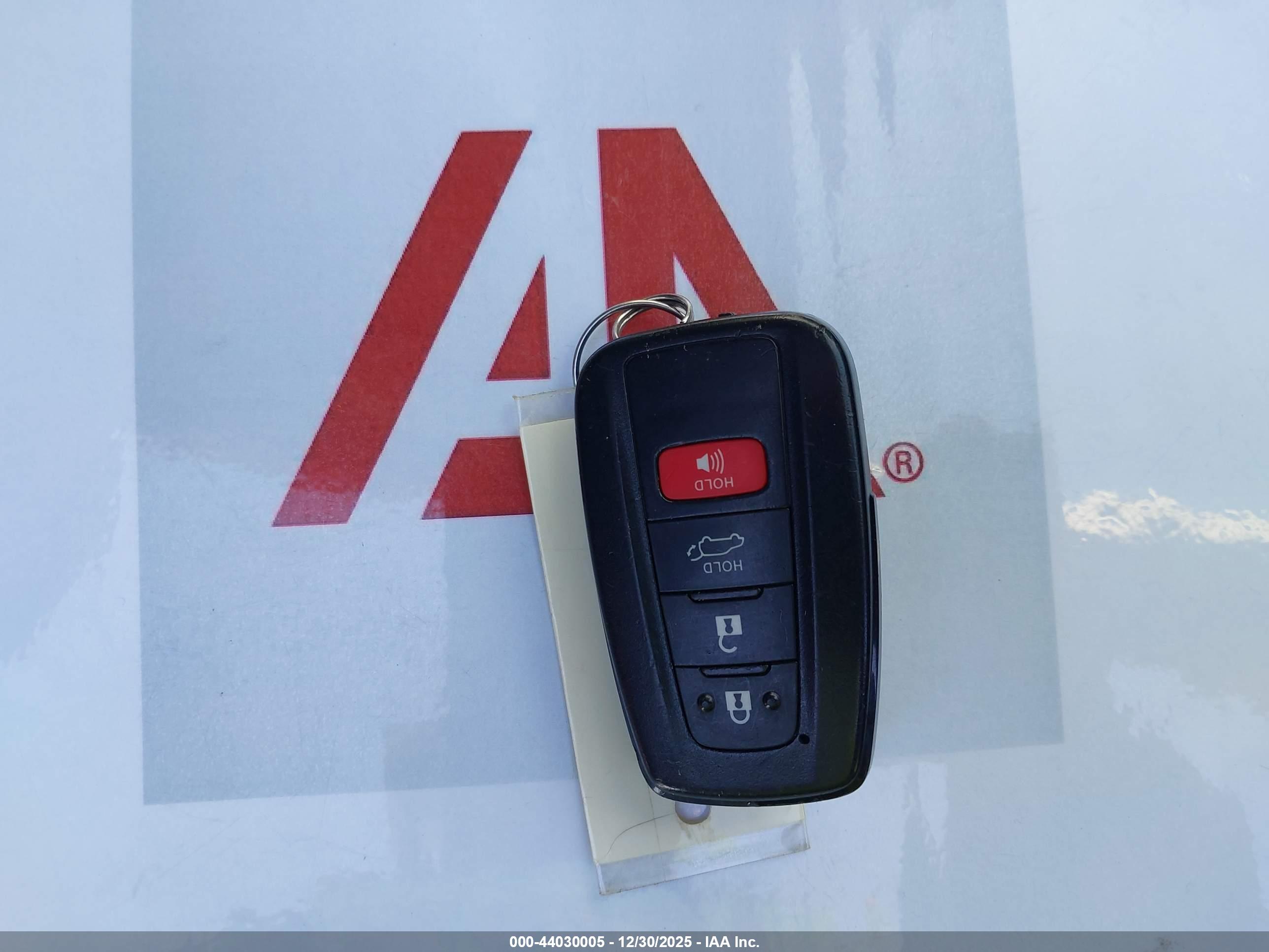 TOYOTA RAV4 image 11