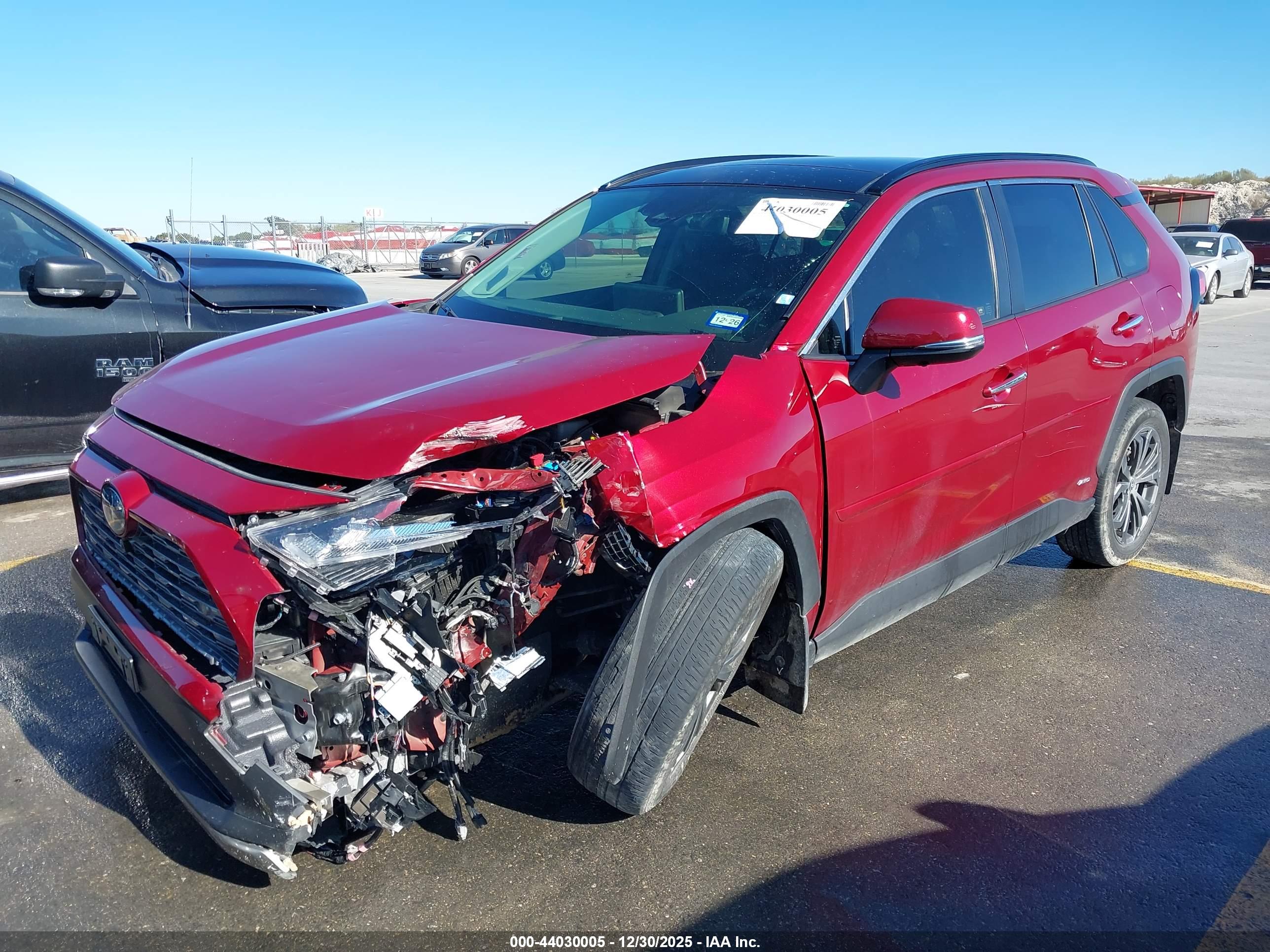 TOYOTA RAV4 image 2