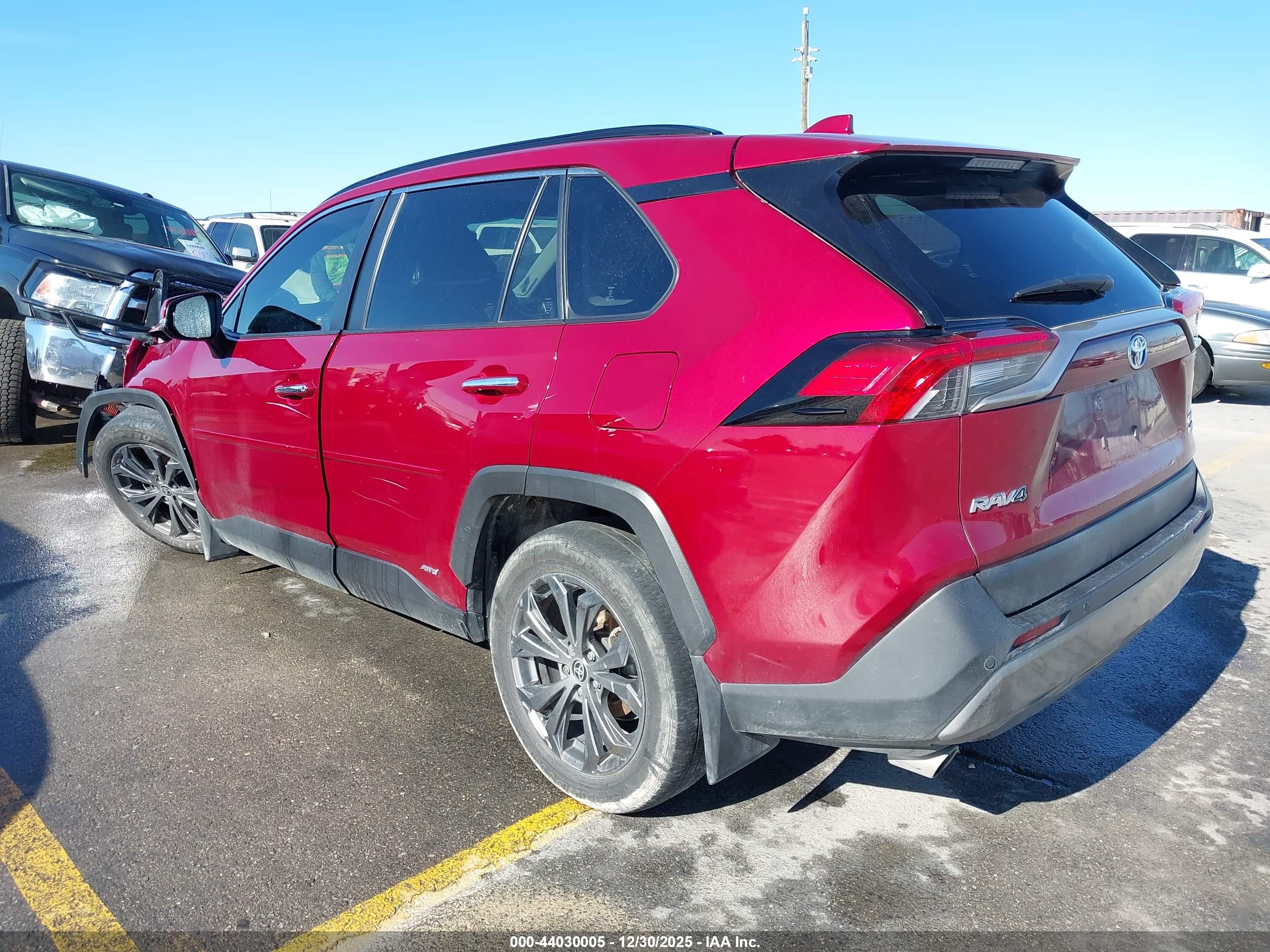 TOYOTA RAV4 image 3