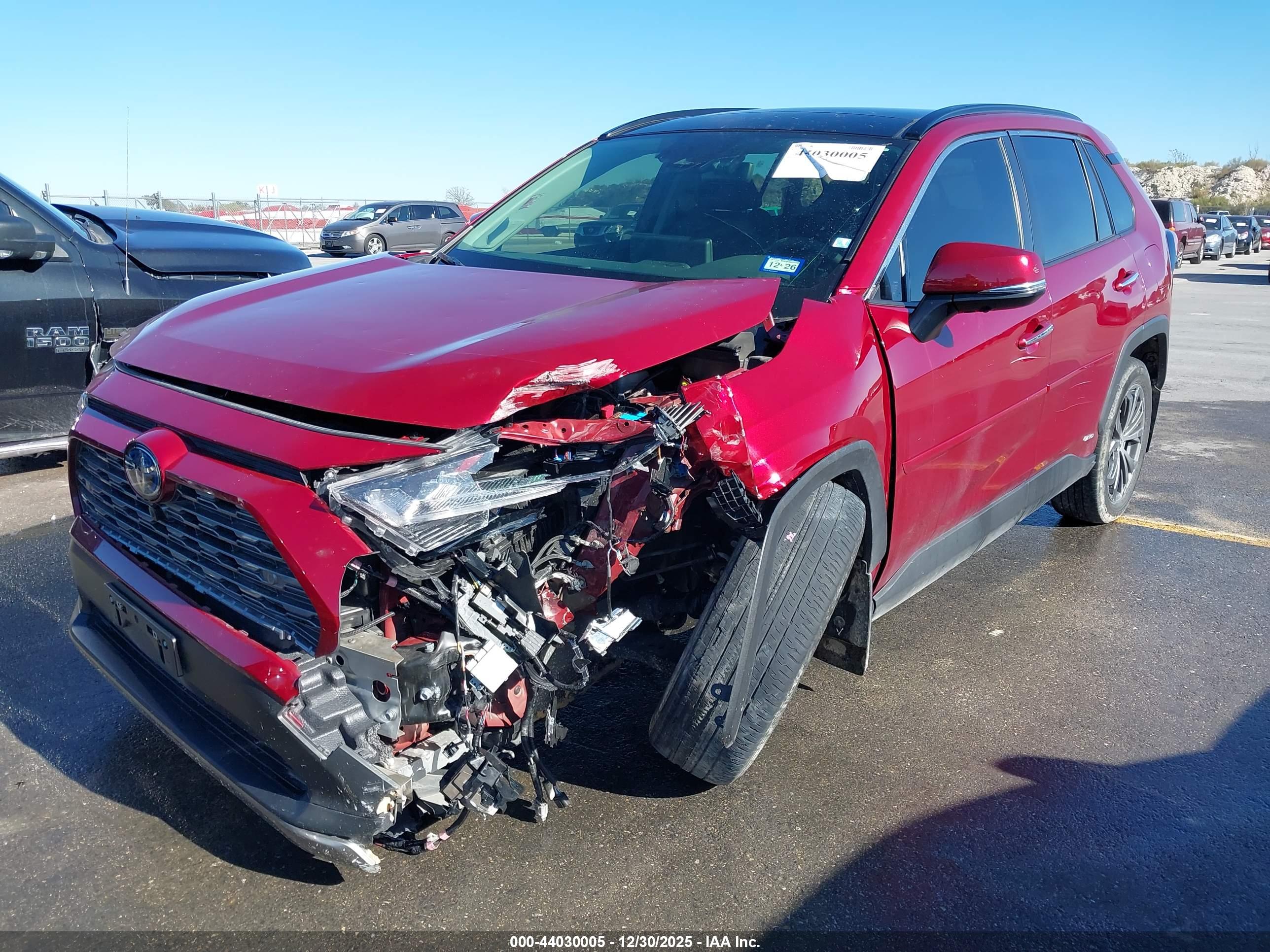 TOYOTA RAV4 image 6